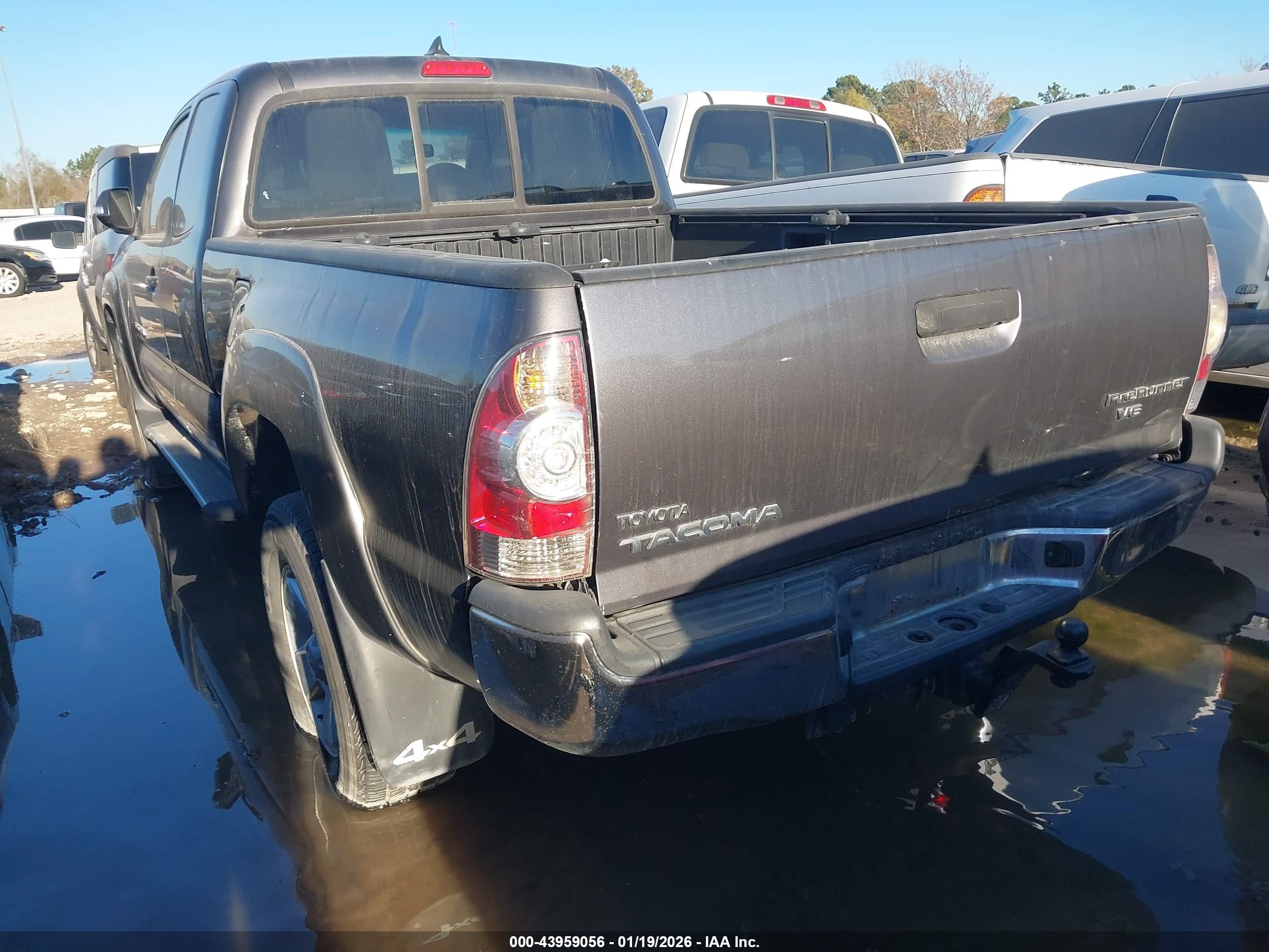 TOYOTA TACOMA image 3