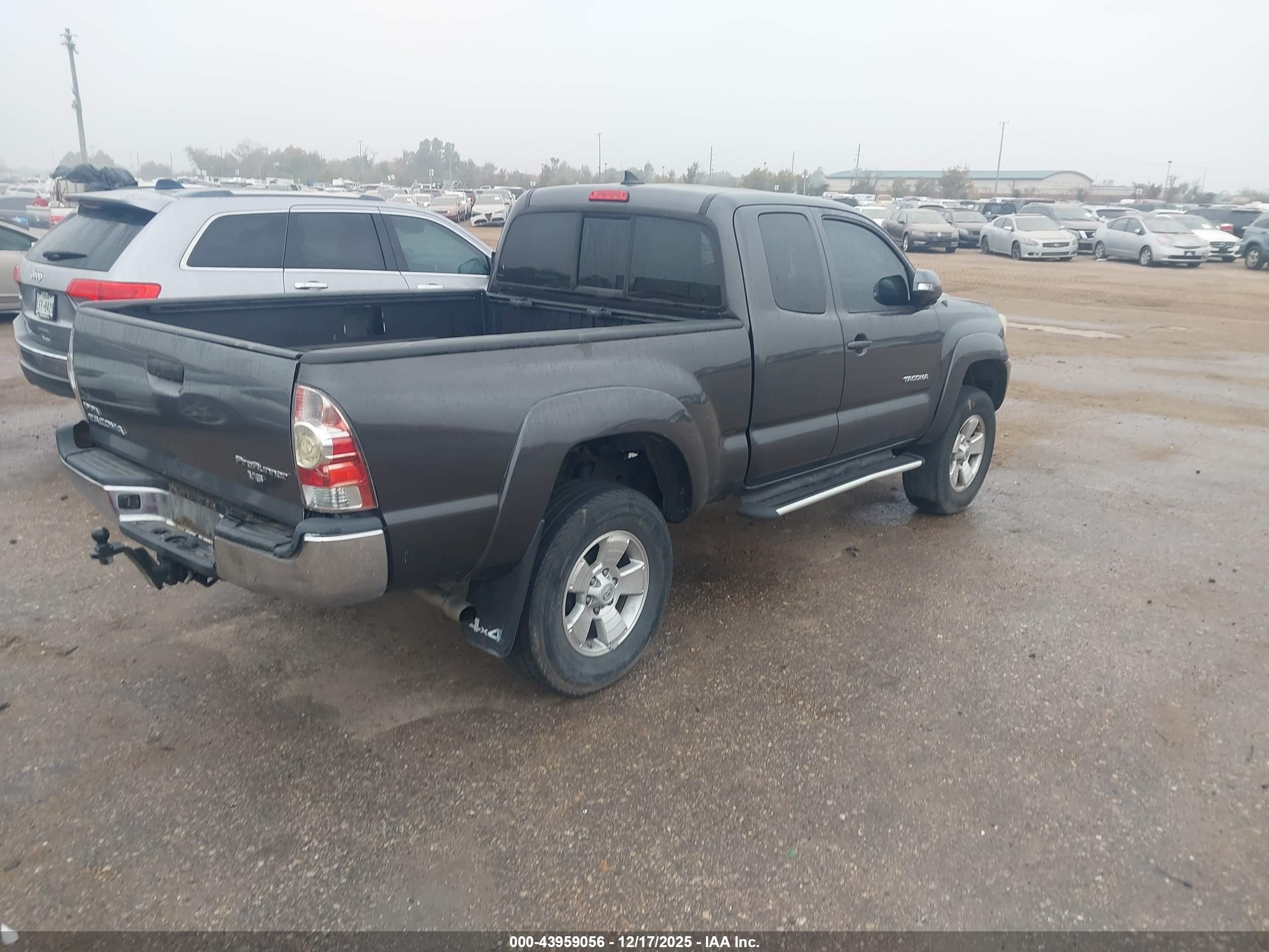 TOYOTA TACOMA image 4