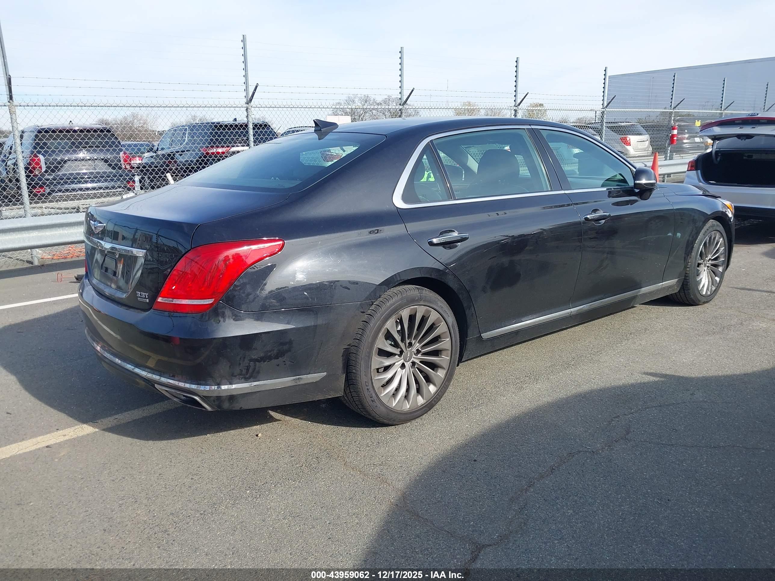 GENESIS G90 image 4