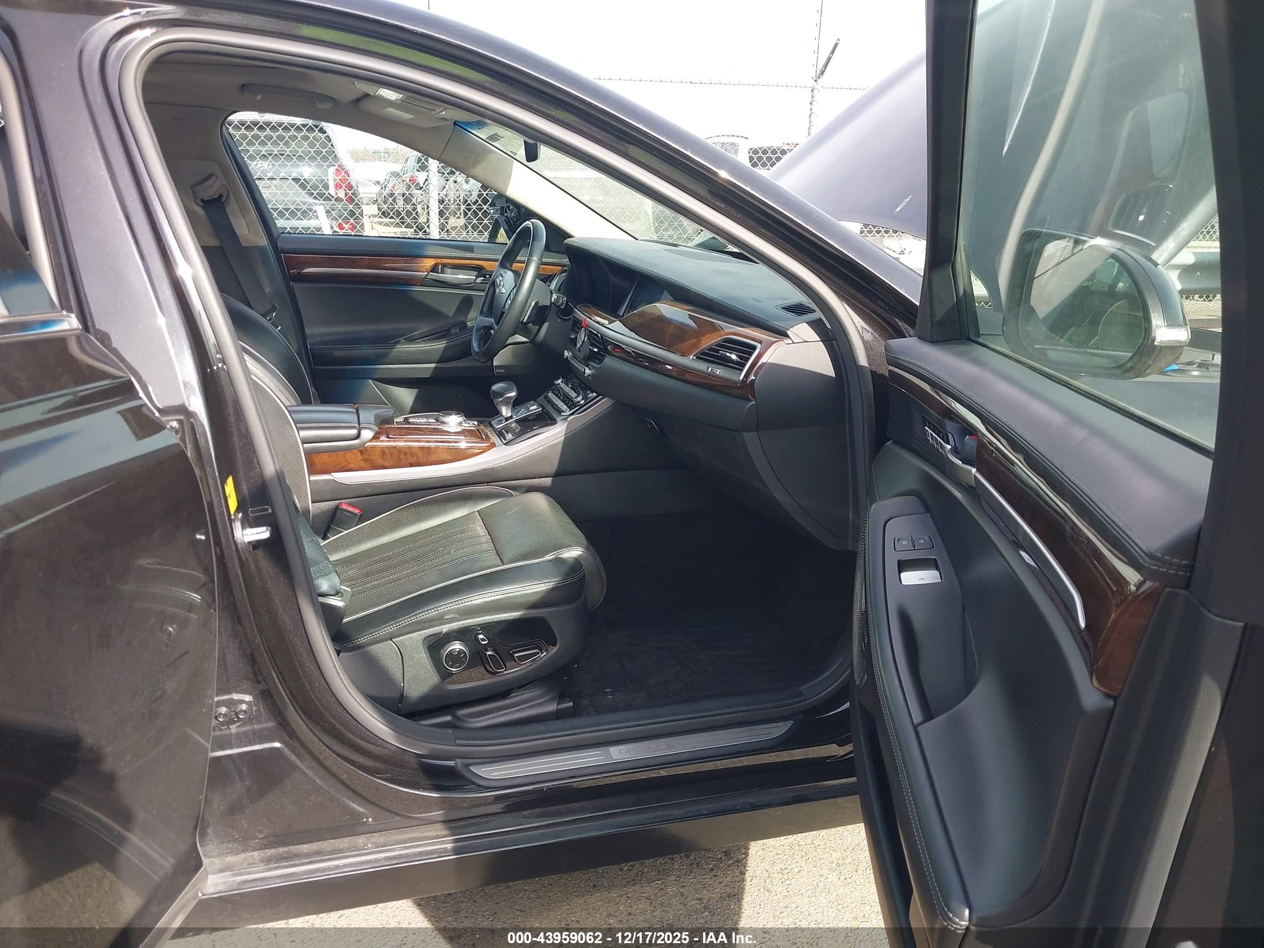 GENESIS G90 image 5