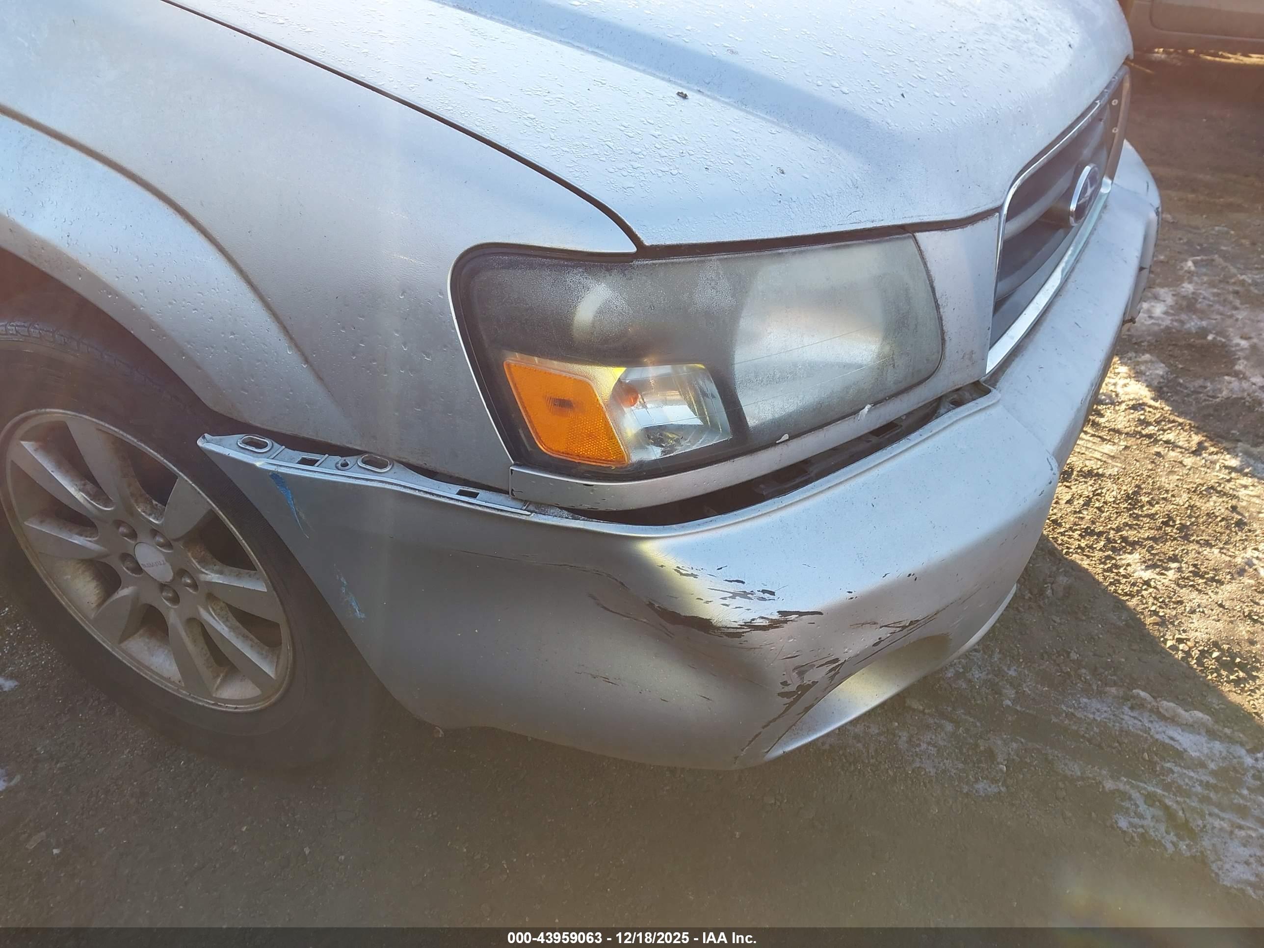 SUBARU FORESTER image 6