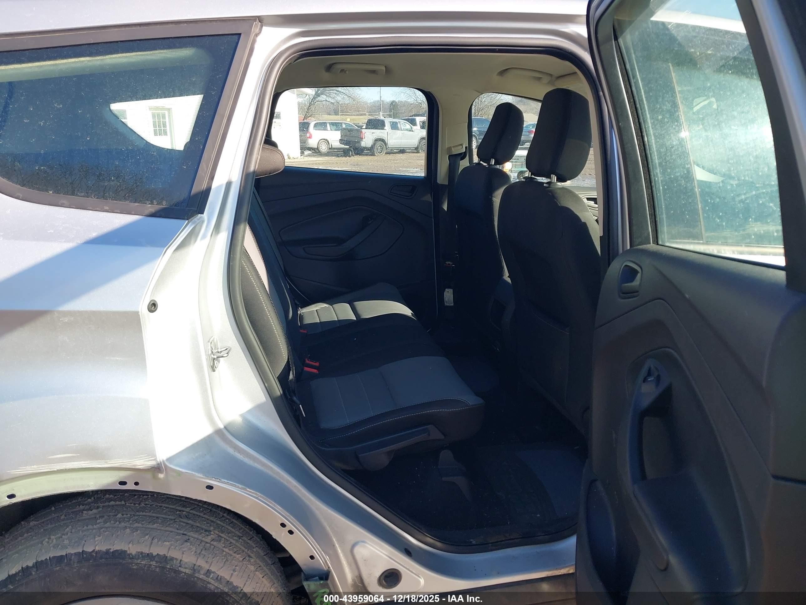FORD ESCAPE image 8