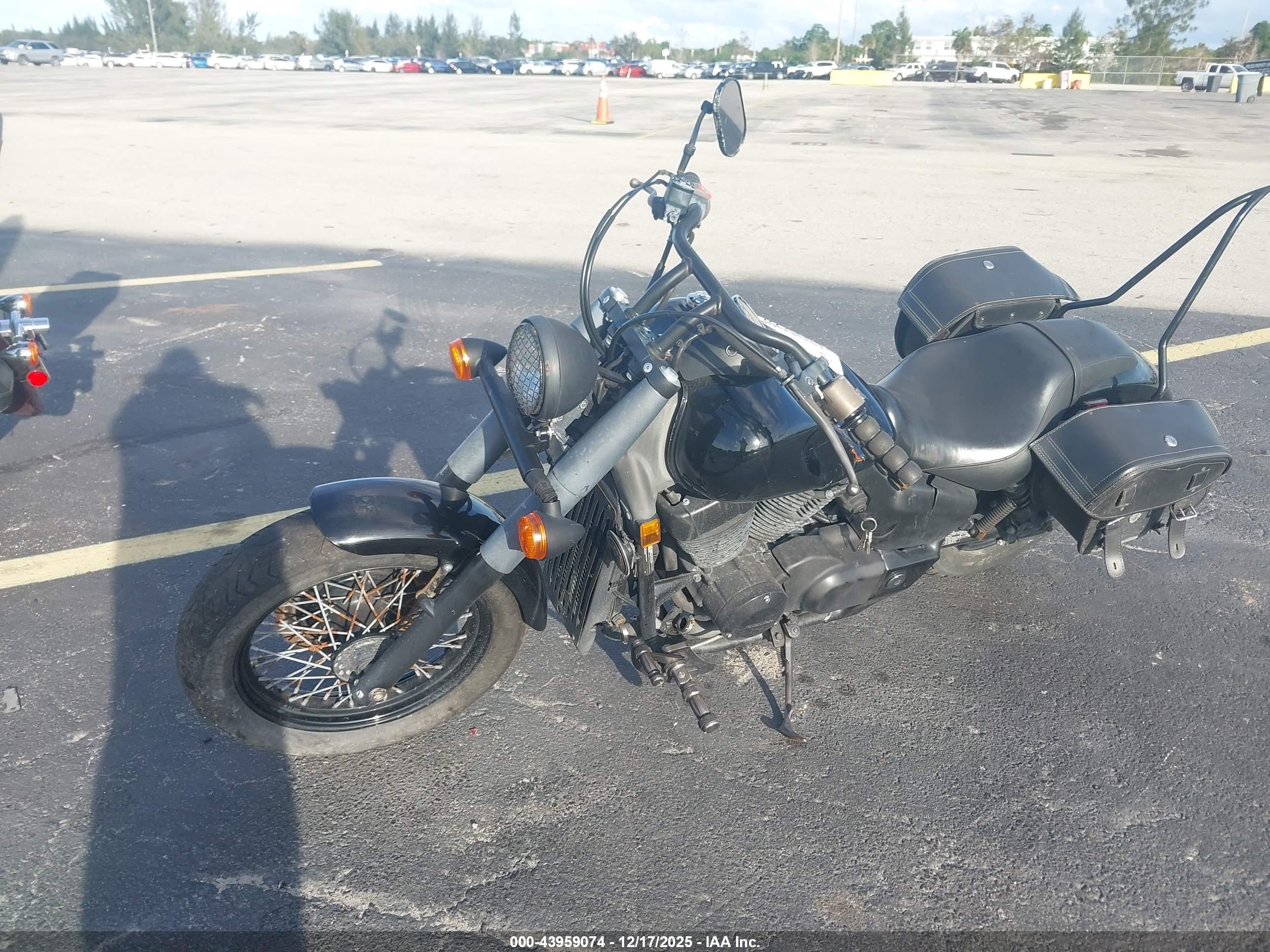 HONDA VT750 image 2