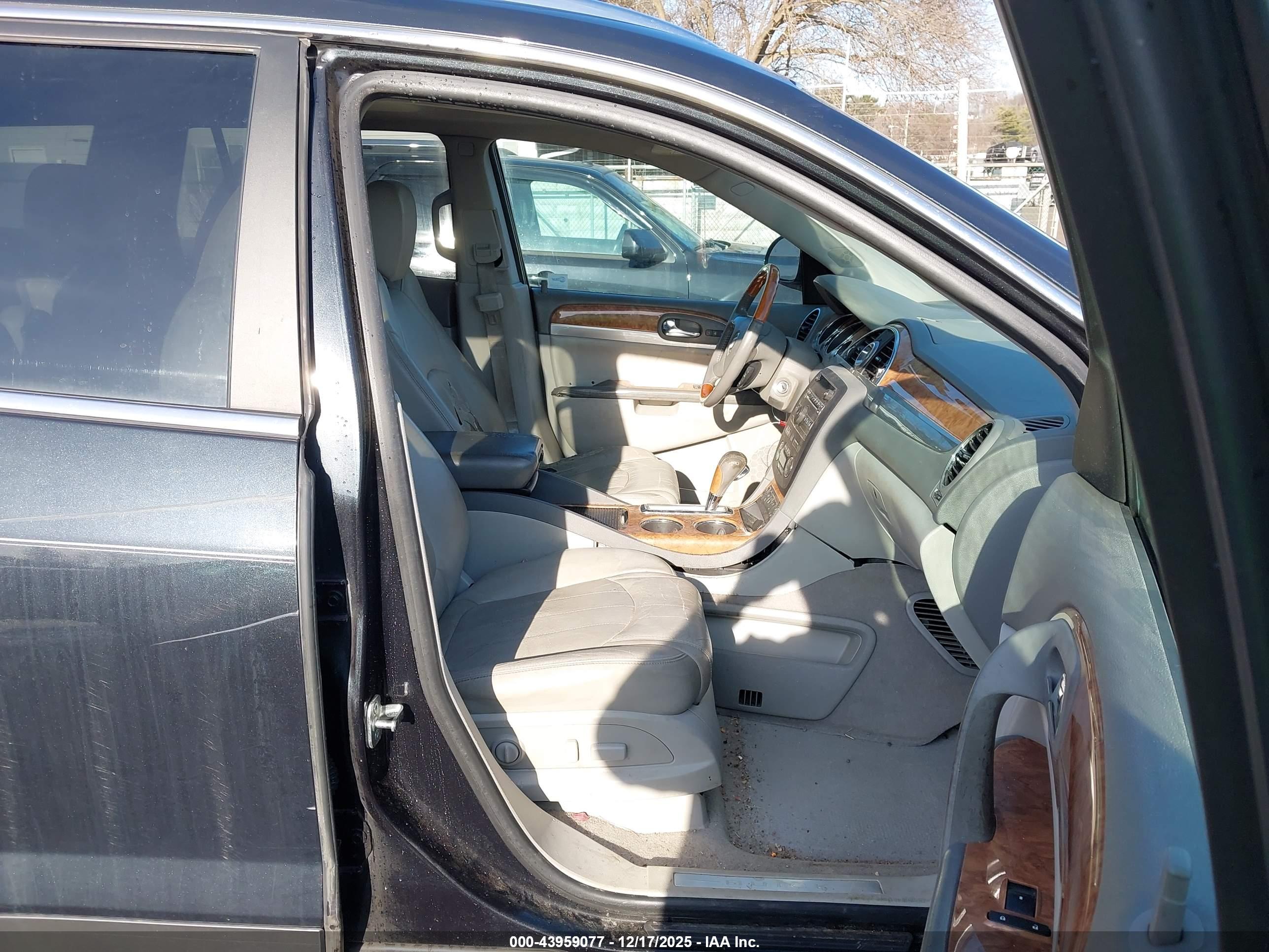 BUICK ENCLAVE image 5