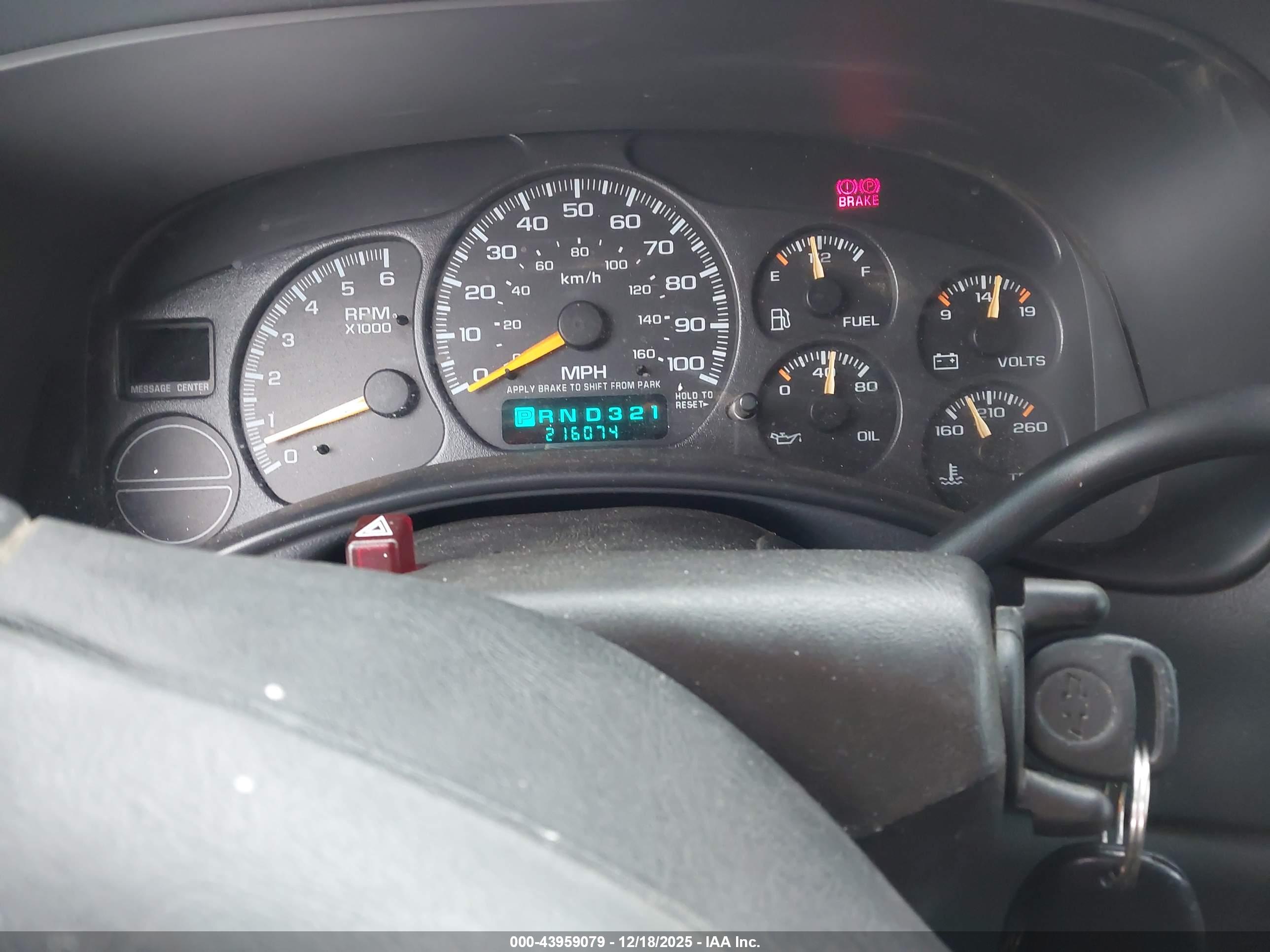 CHEVROLET SILVERADO image 7