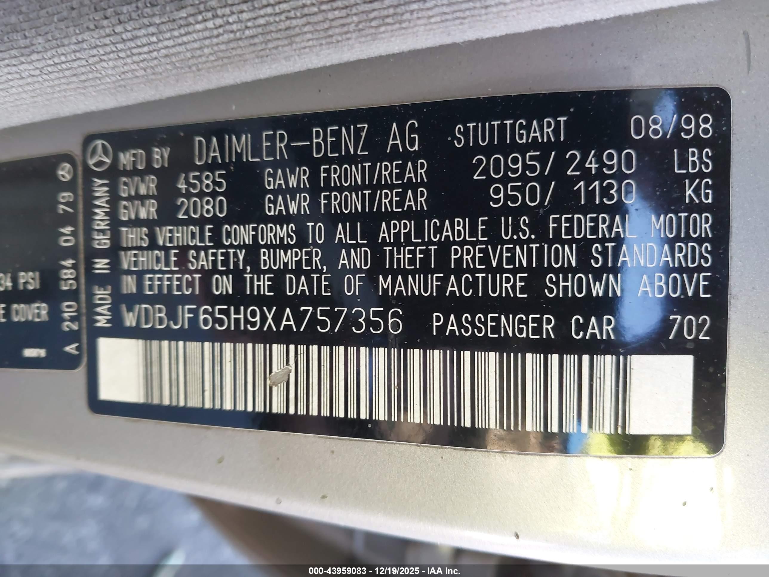 MERCEDES-BENZ E image 9