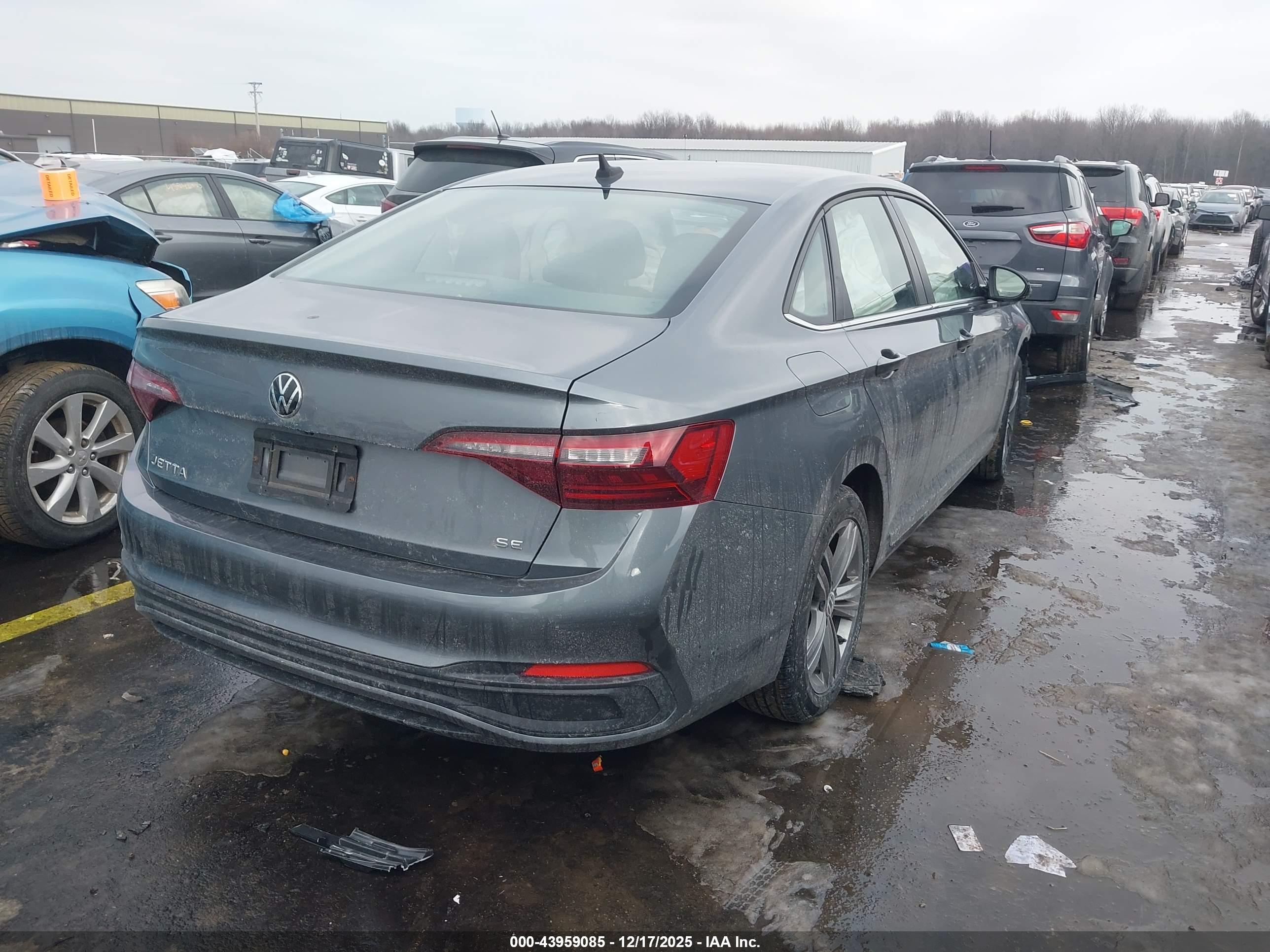 VOLKSWAGEN JETTA image 4