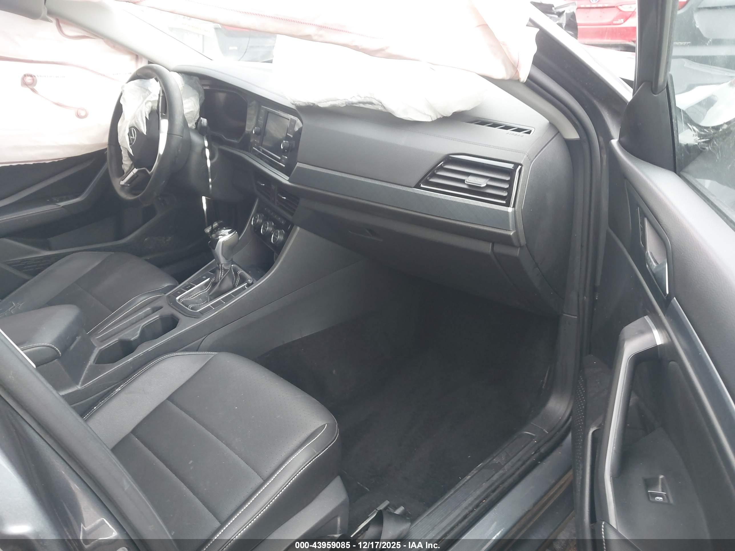 VOLKSWAGEN JETTA image 5