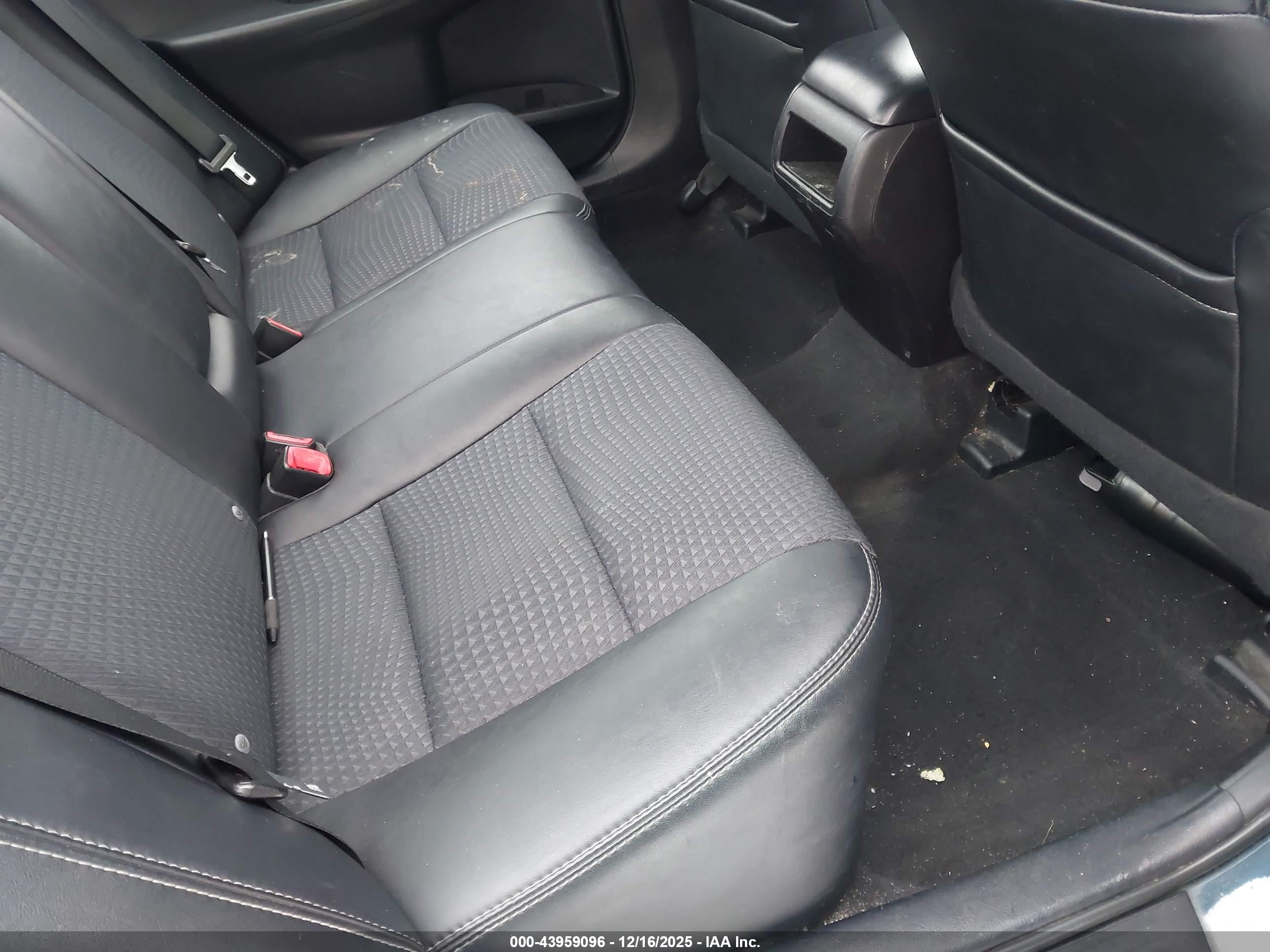 TOYOTA CAMRY image 8