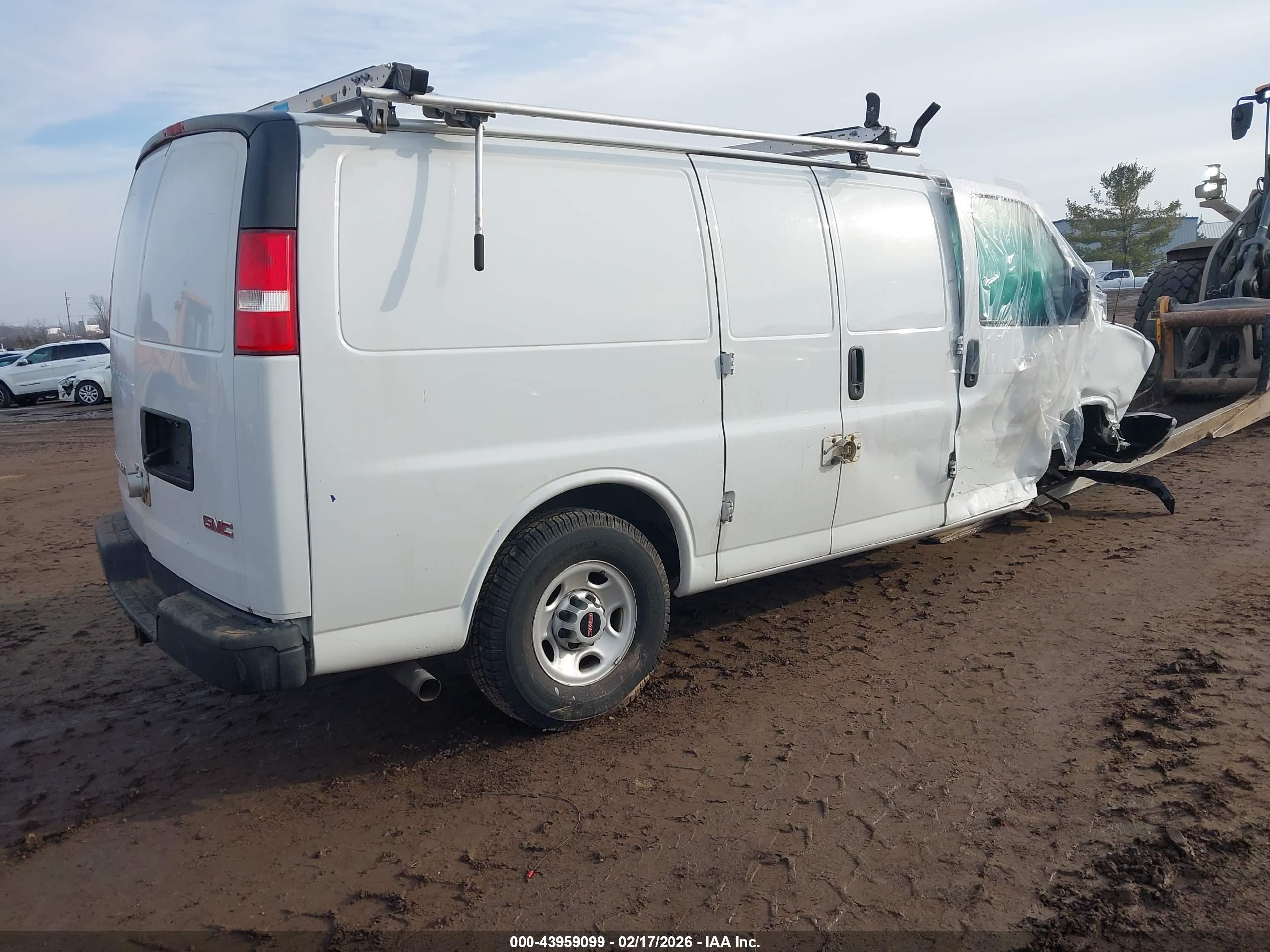 GMC SAVANA image 4