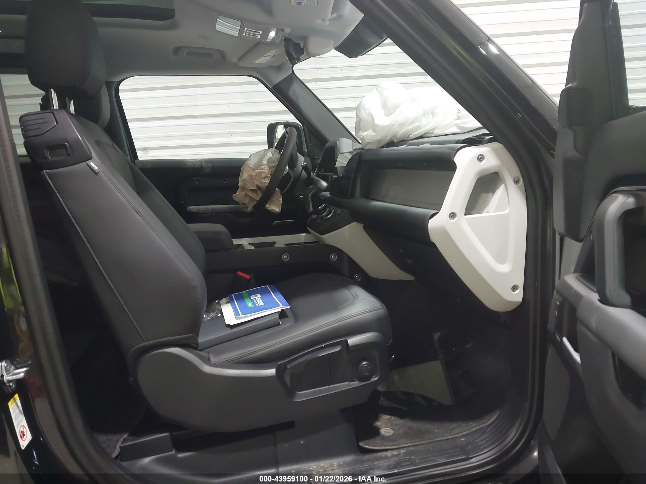 LAND ROVER image 5