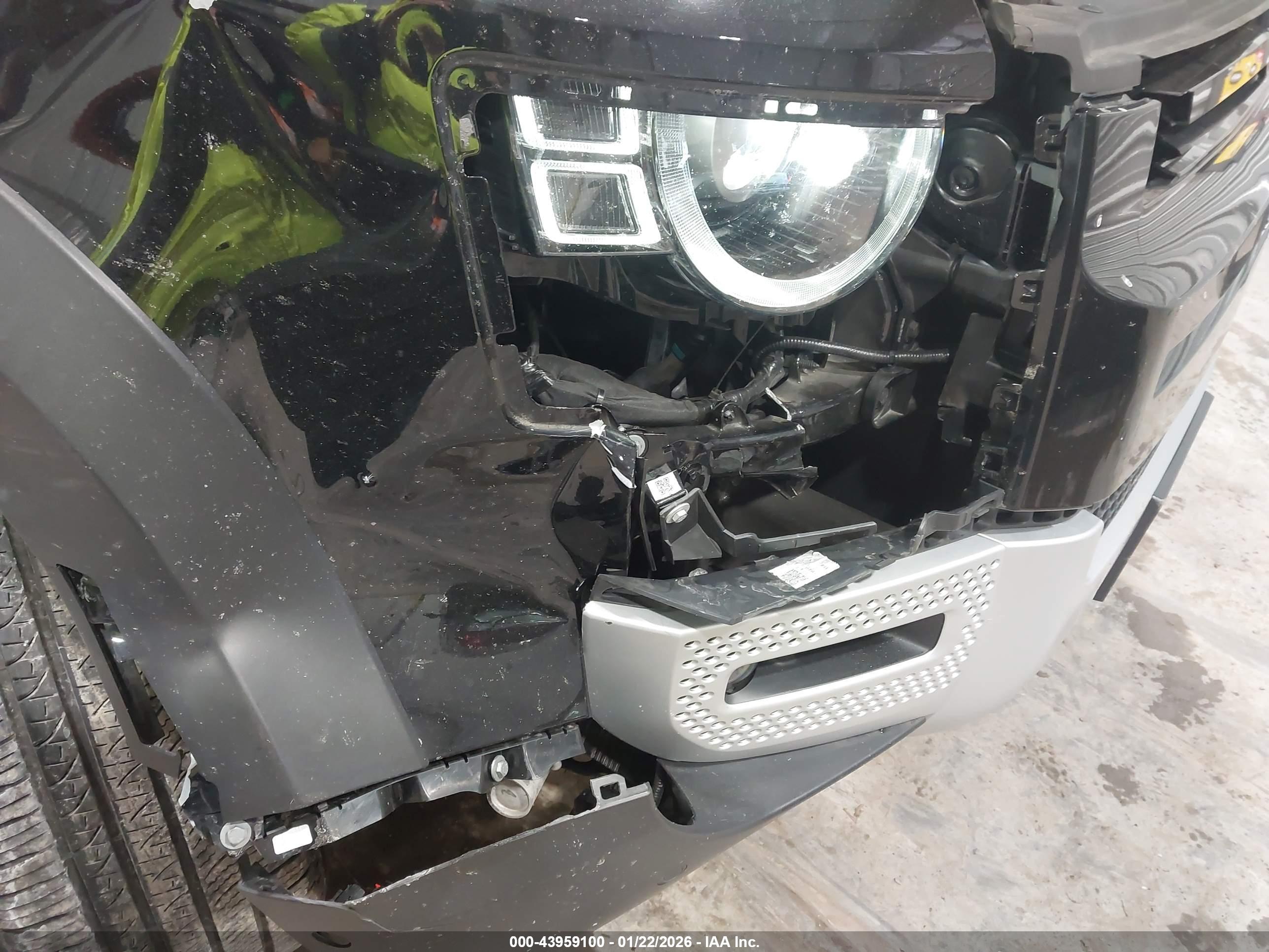 LAND ROVER image 6