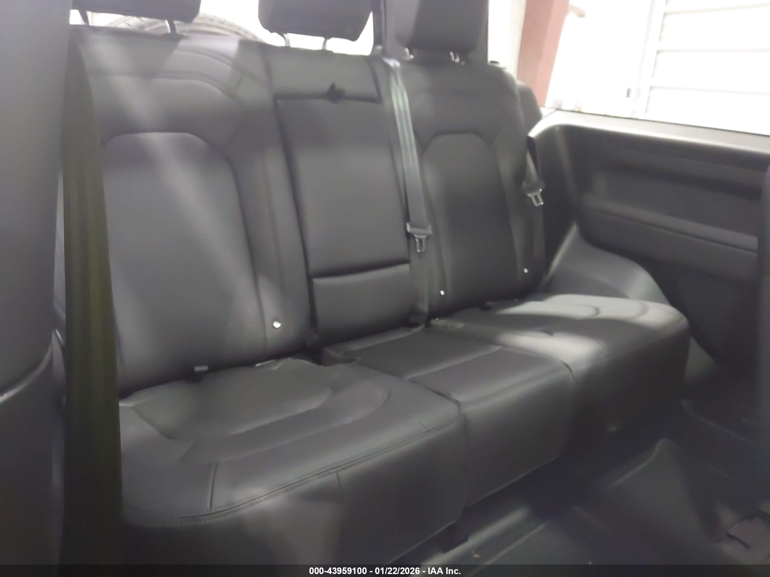 LAND ROVER image 8
