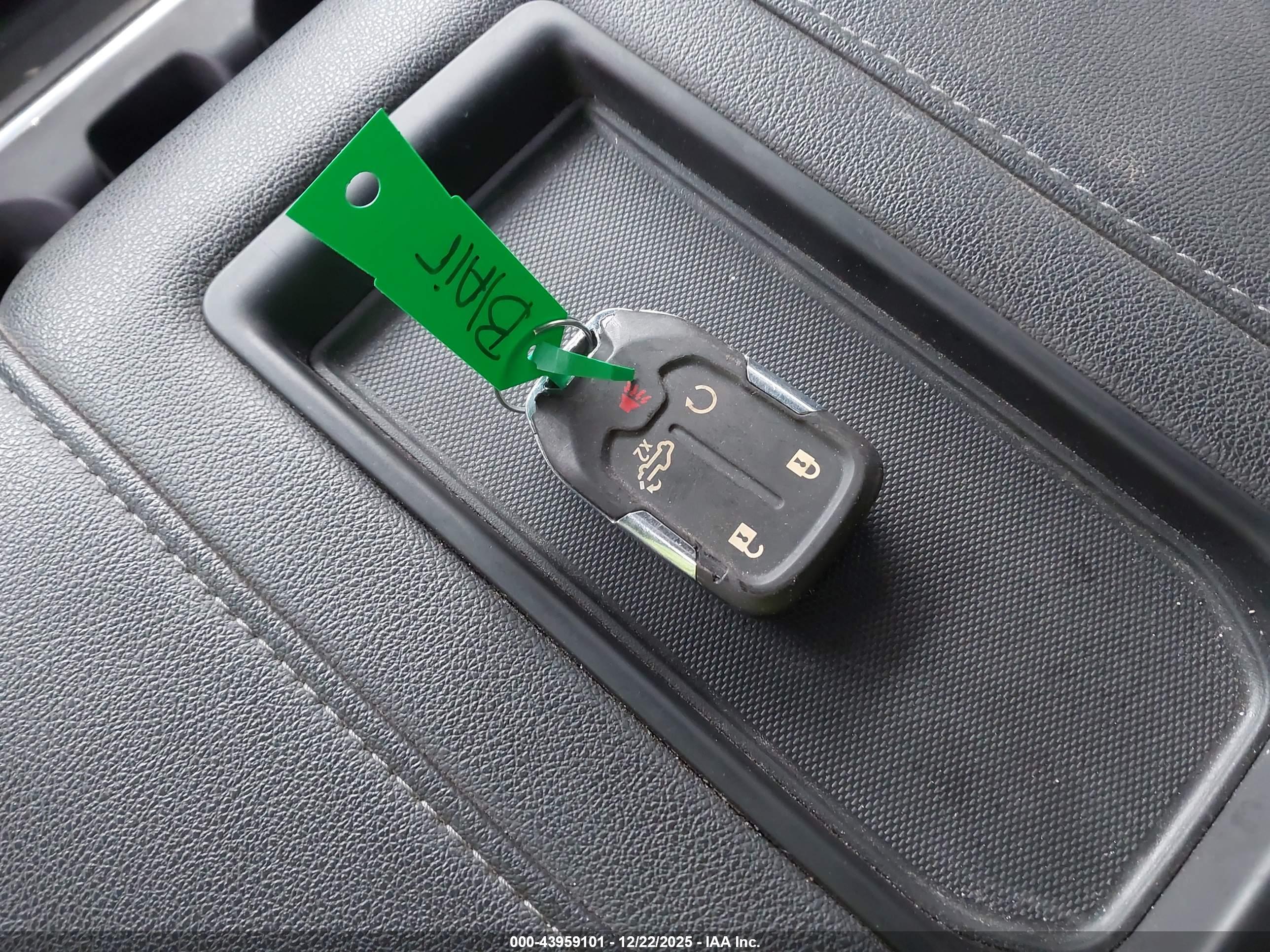 GMC SIERRA image 11