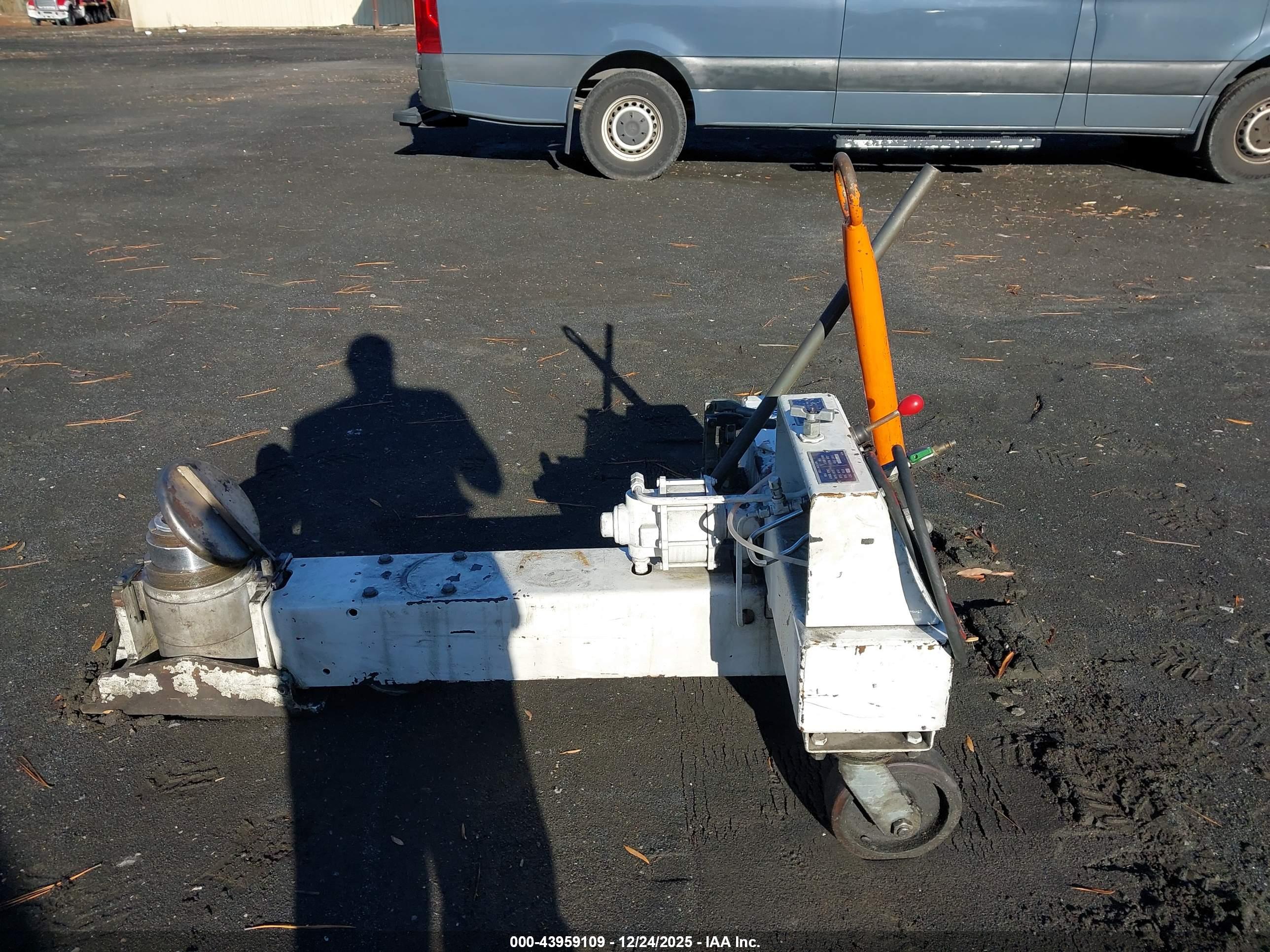 EQUIPMENT JACK image 5
