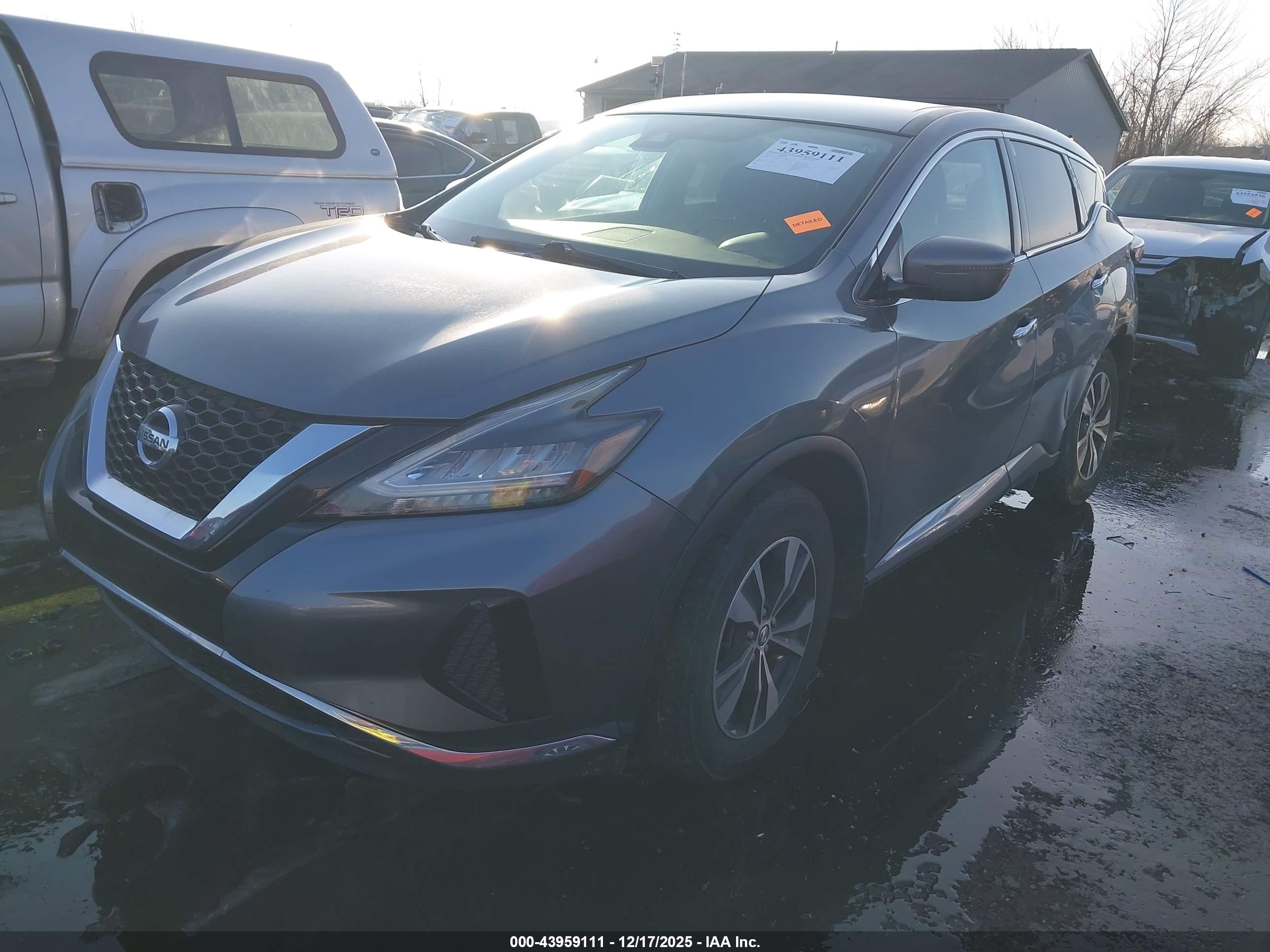 NISSAN MURANO image 2