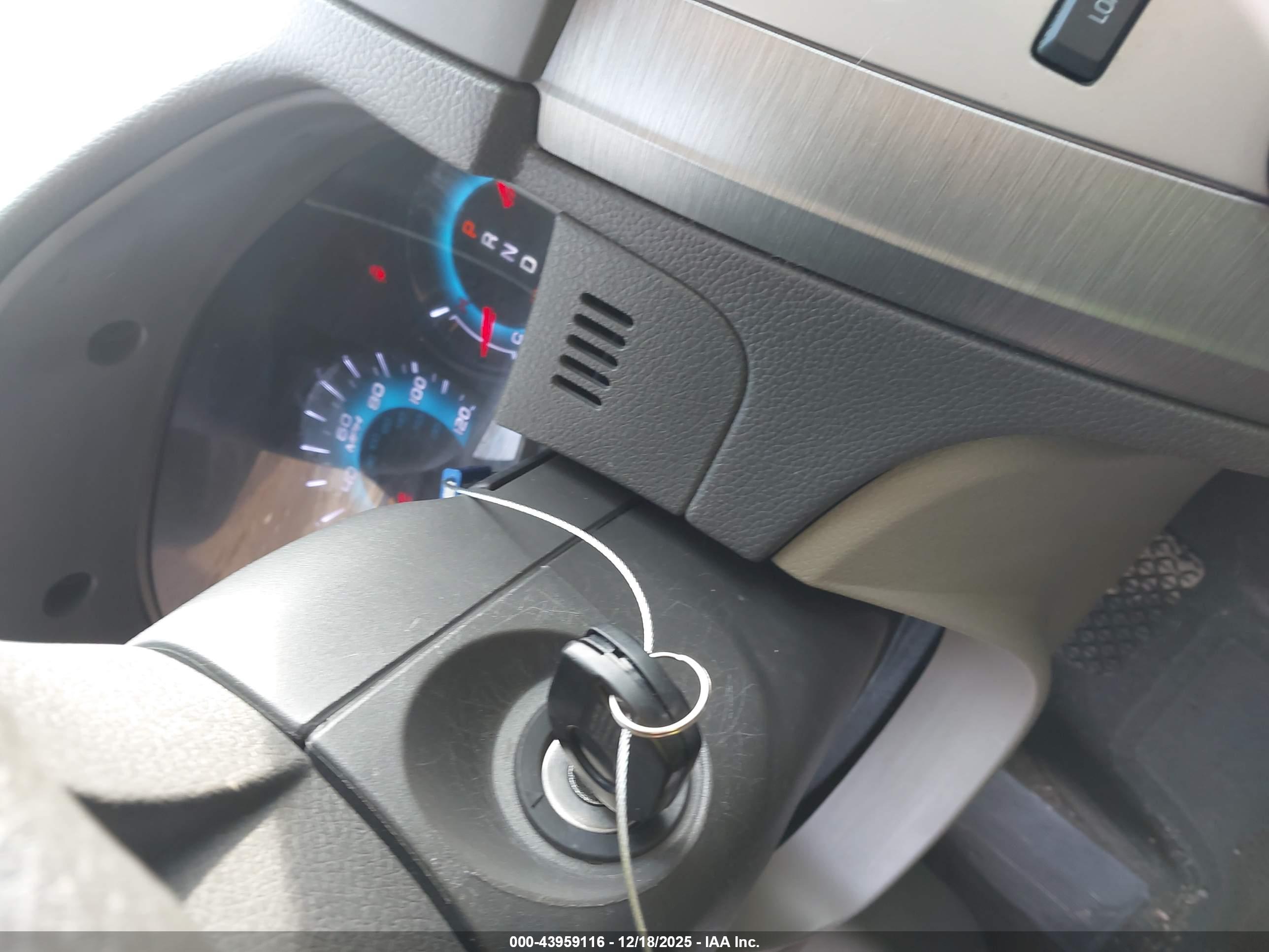 FORD FUSION image 11