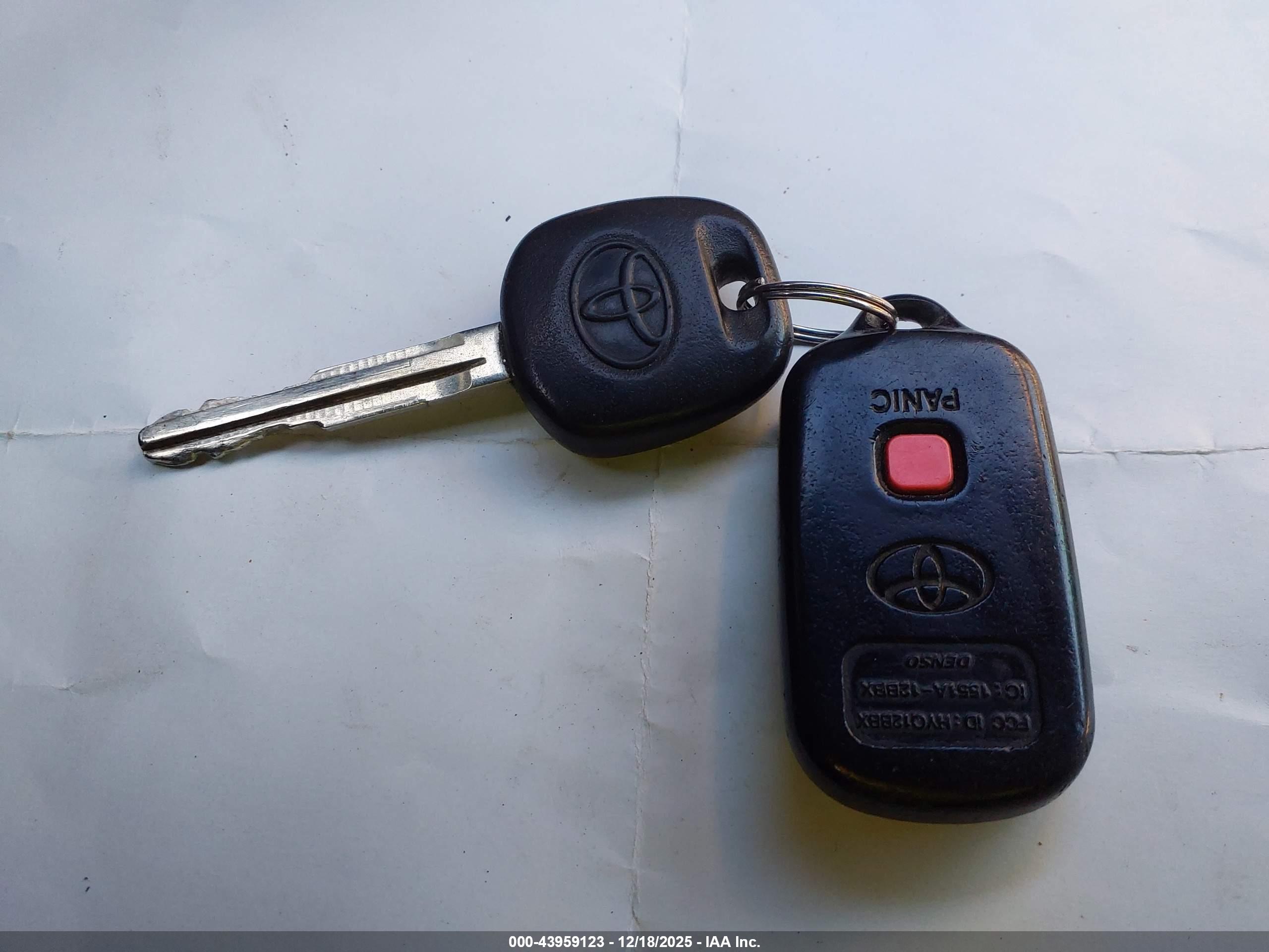 TOYOTA 4RUNNER image 11