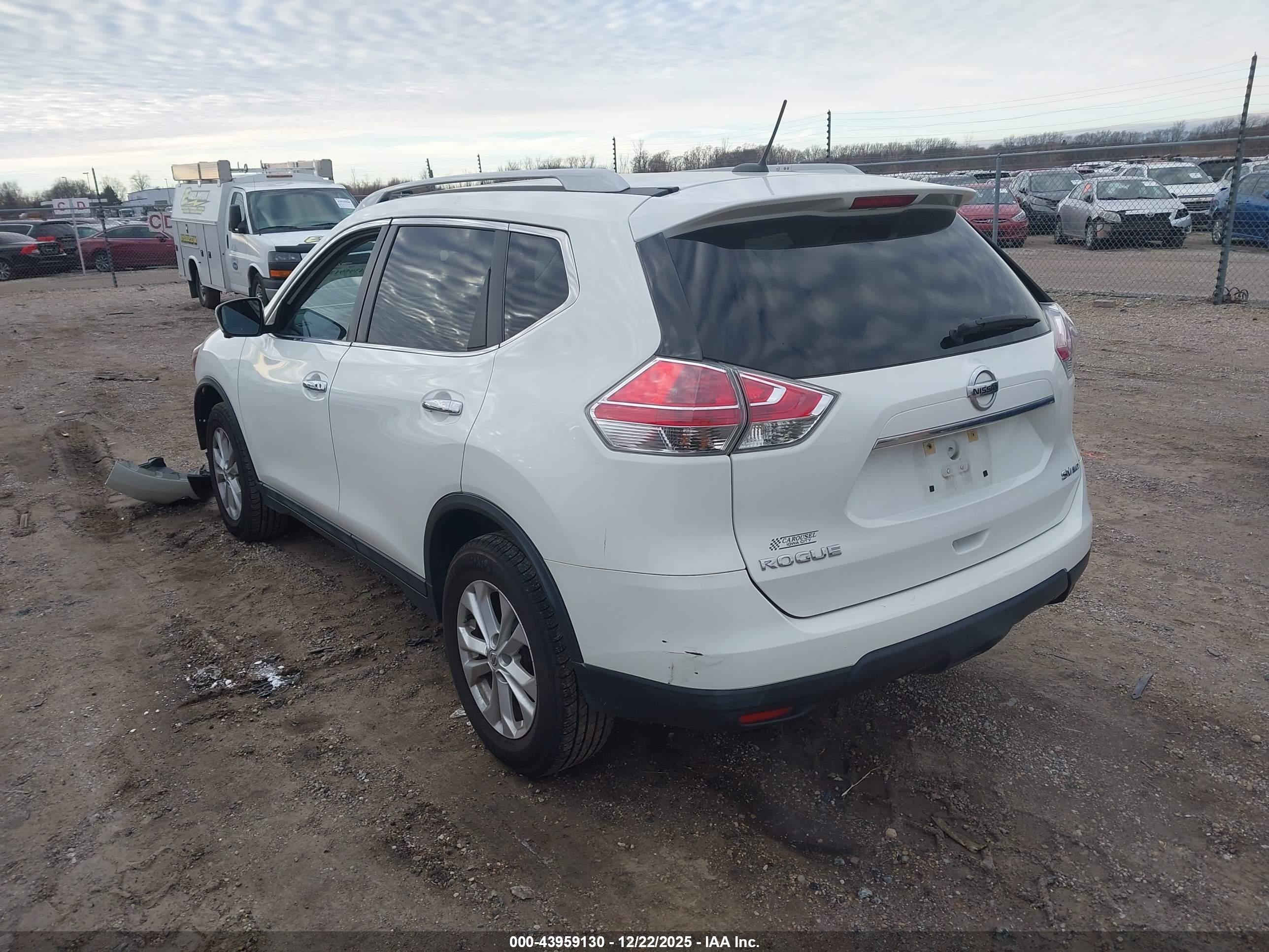 NISSAN ROGUE image 3