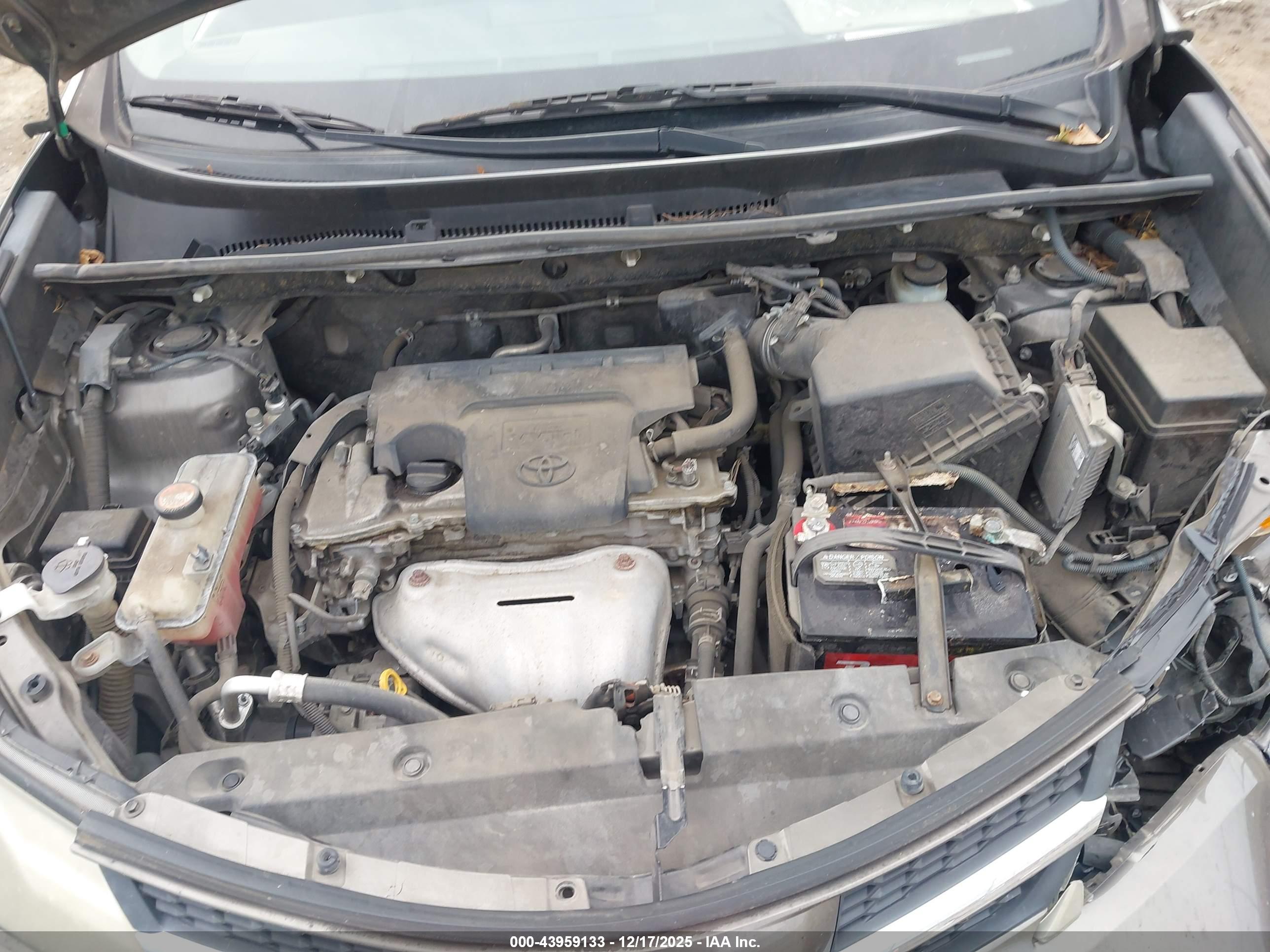 TOYOTA RAV4 image 10