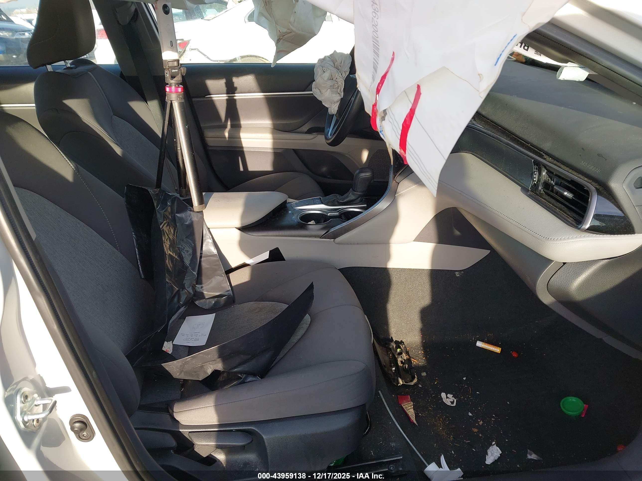 TOYOTA CAMRY image 5