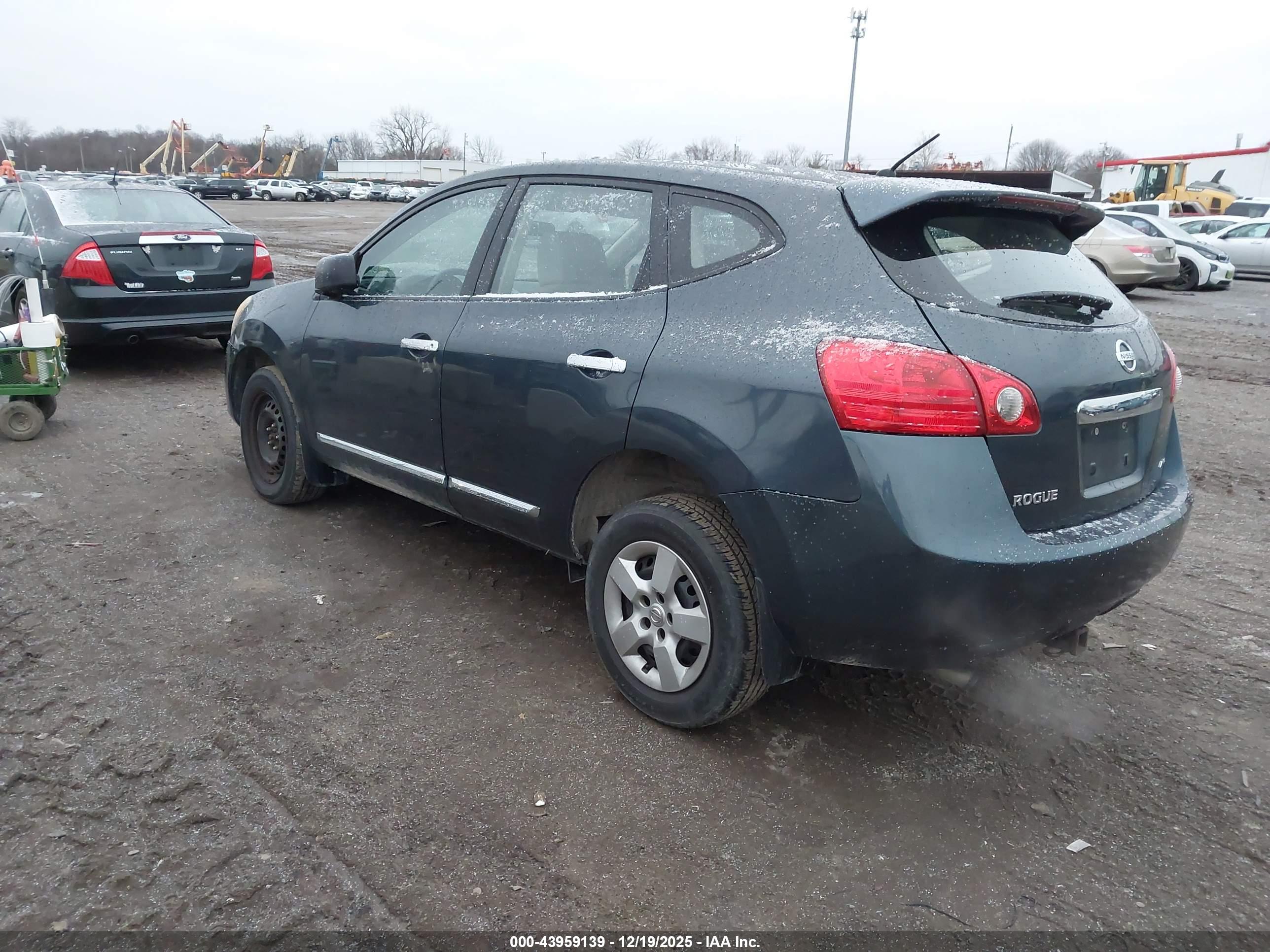NISSAN ROGUE image 3