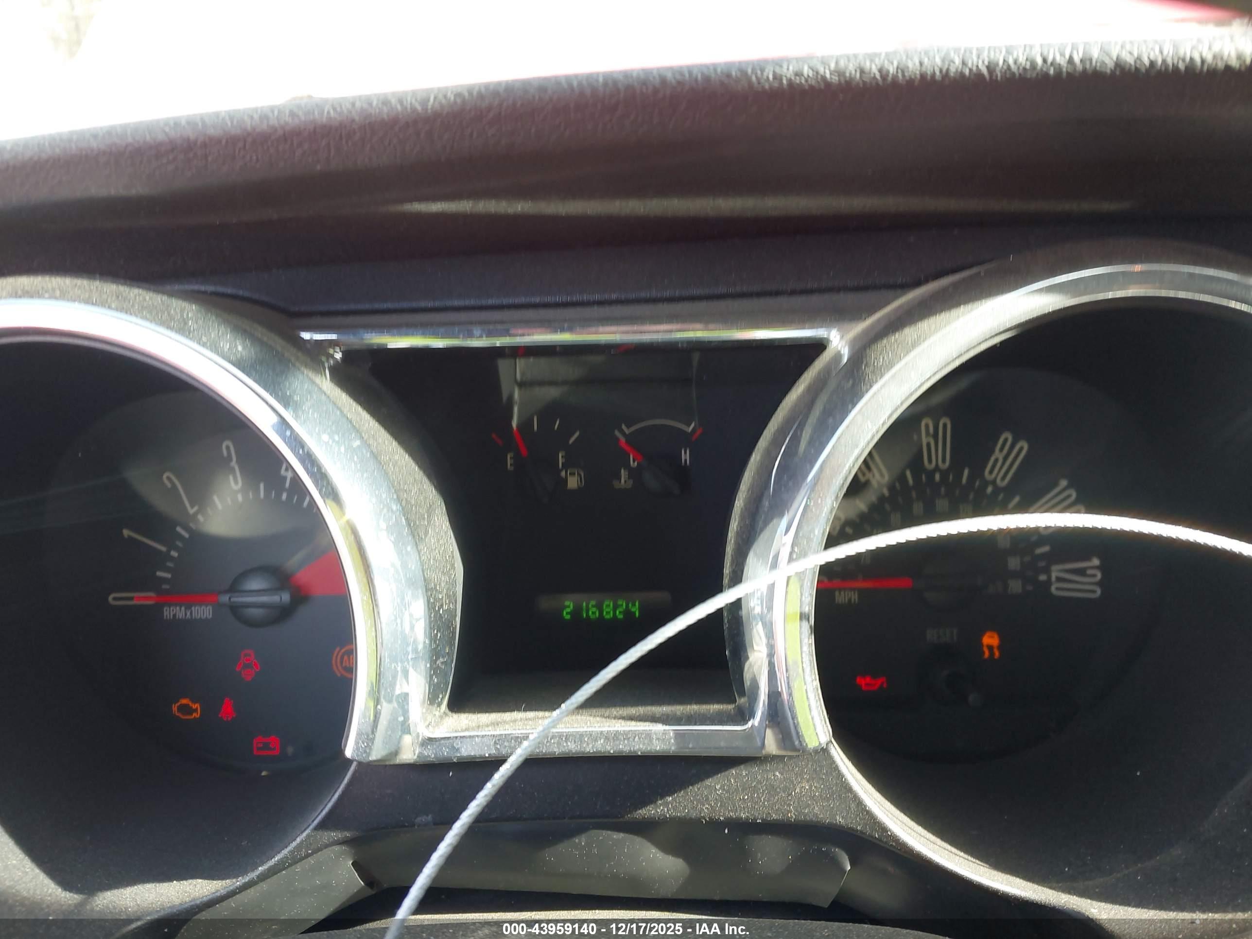 FORD MUSTANG image 7