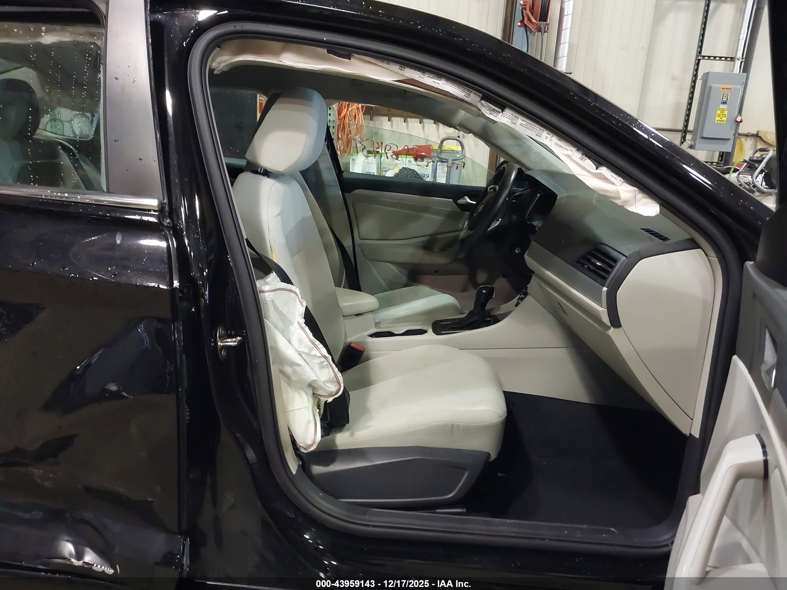 VOLKSWAGEN JETTA image 5