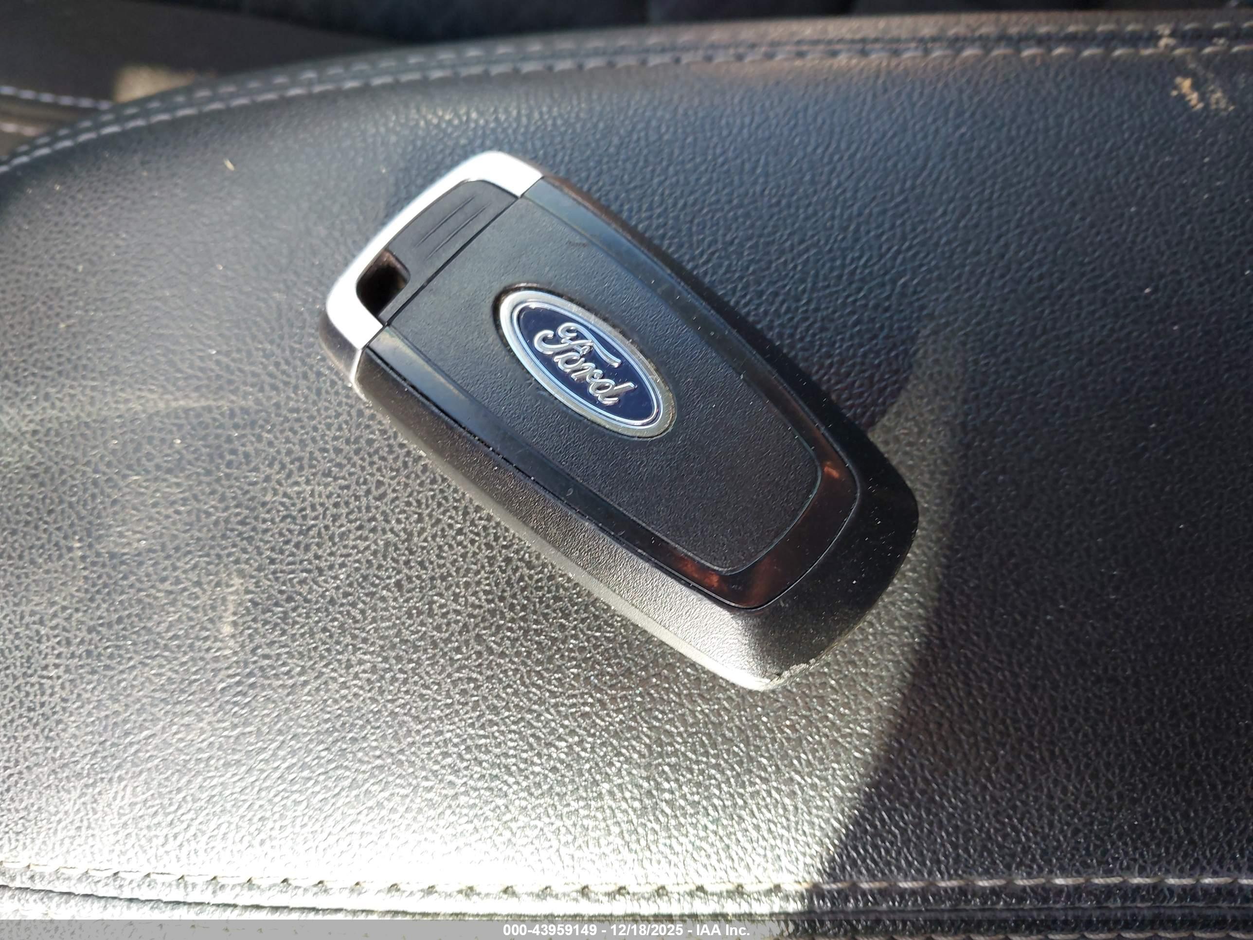 FORD ESCAPE image 11