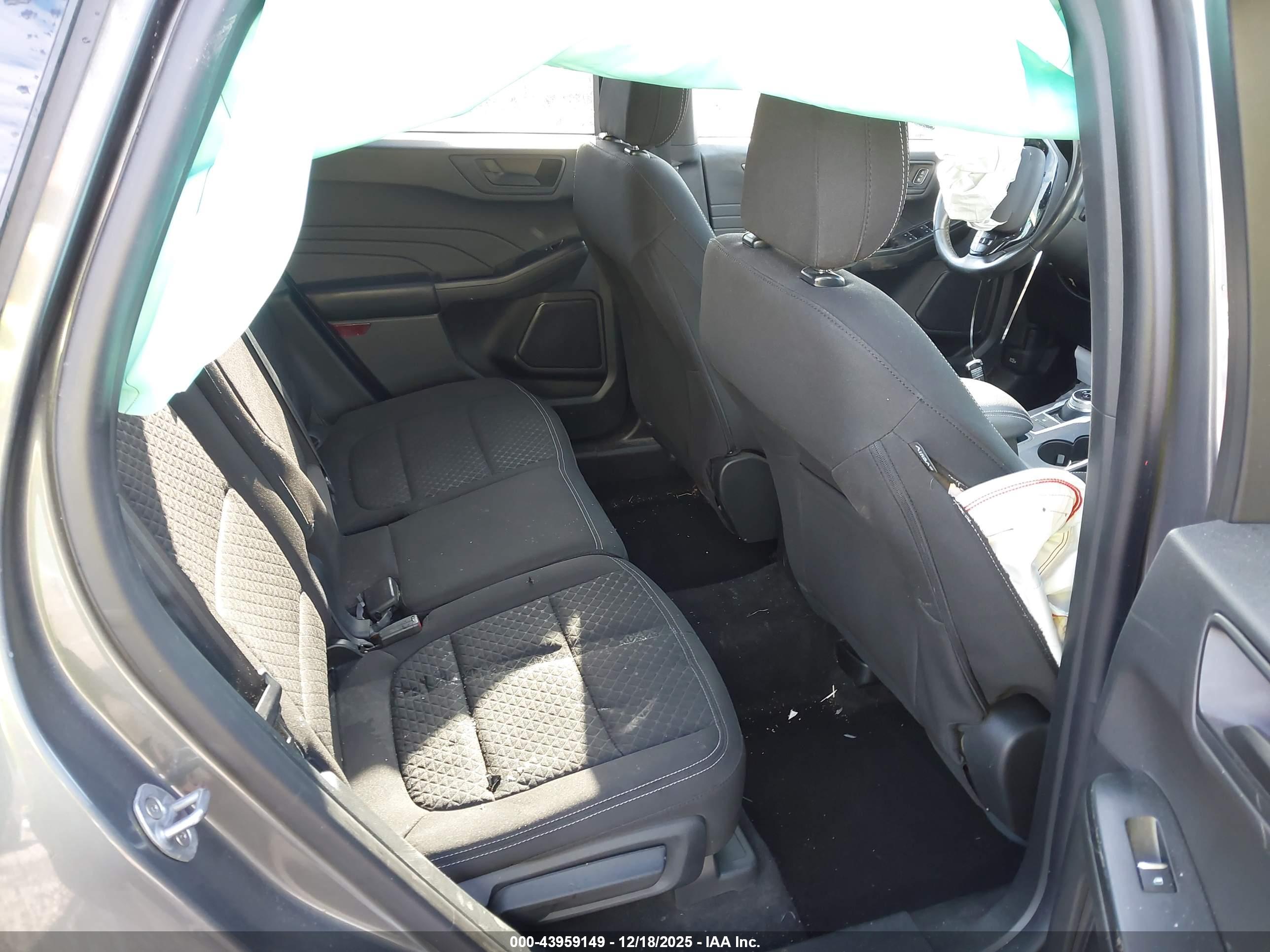 FORD ESCAPE image 8