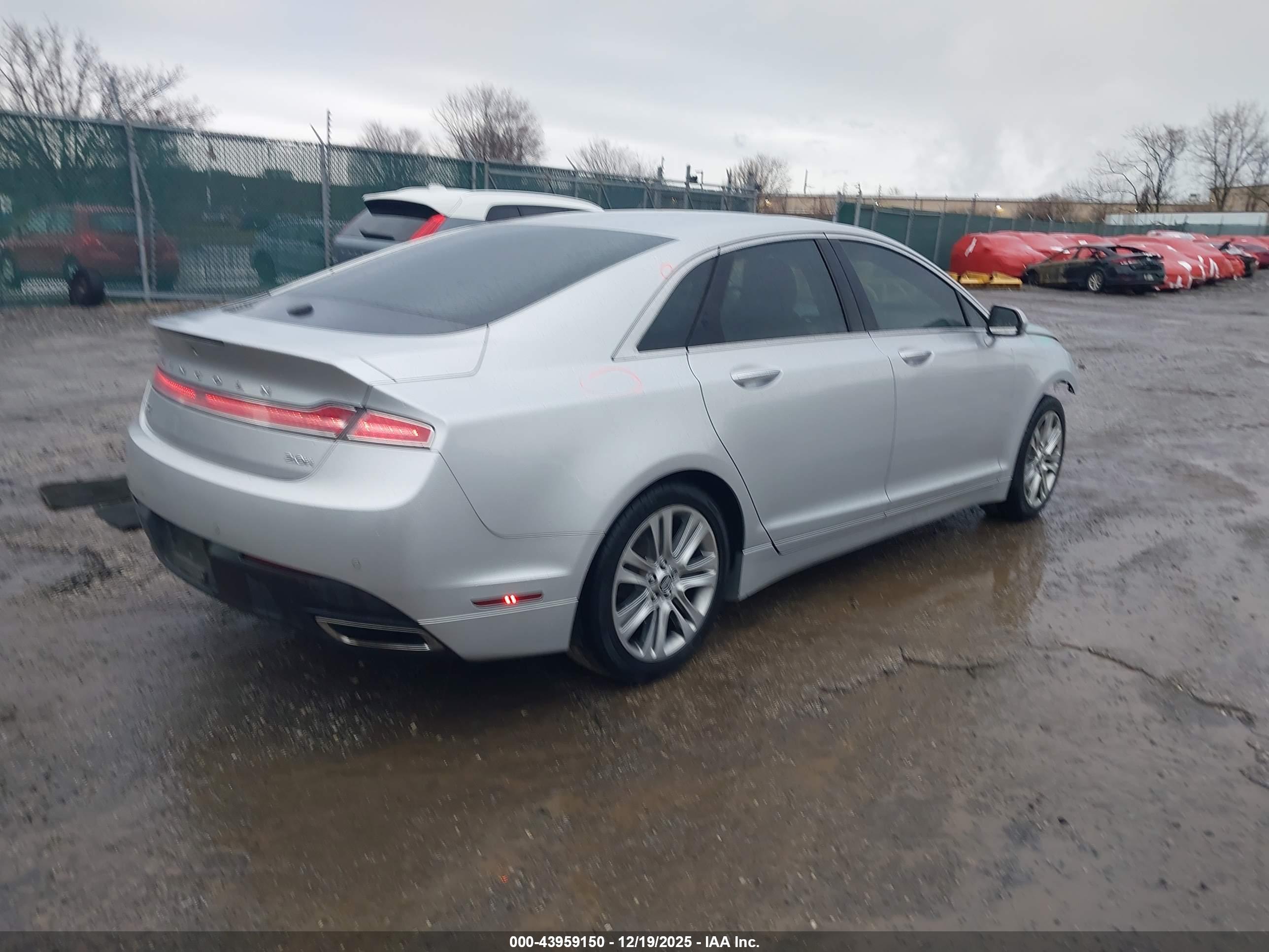 LINCOLN MKZ image 4