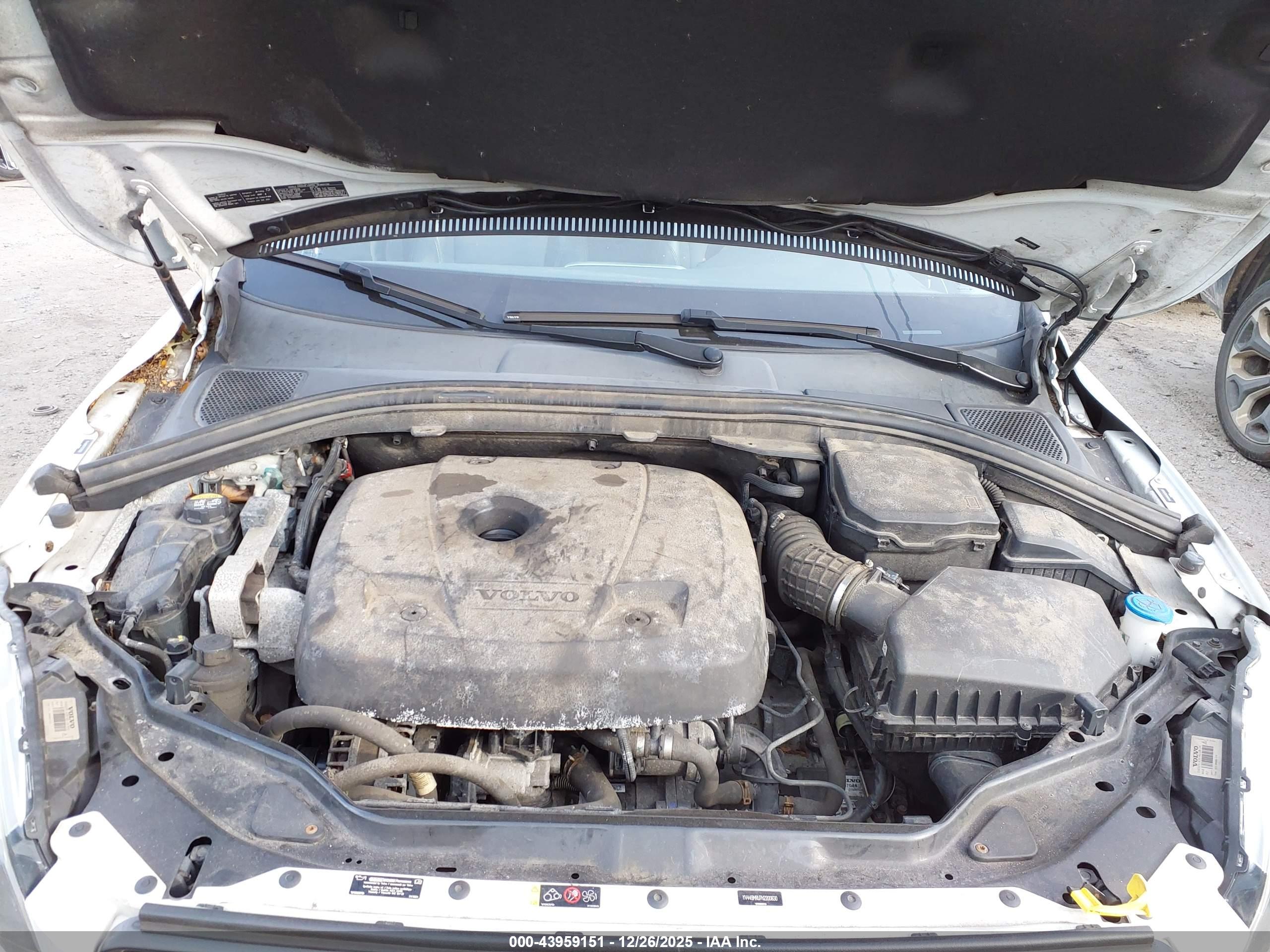VOLVO XC60 image 10