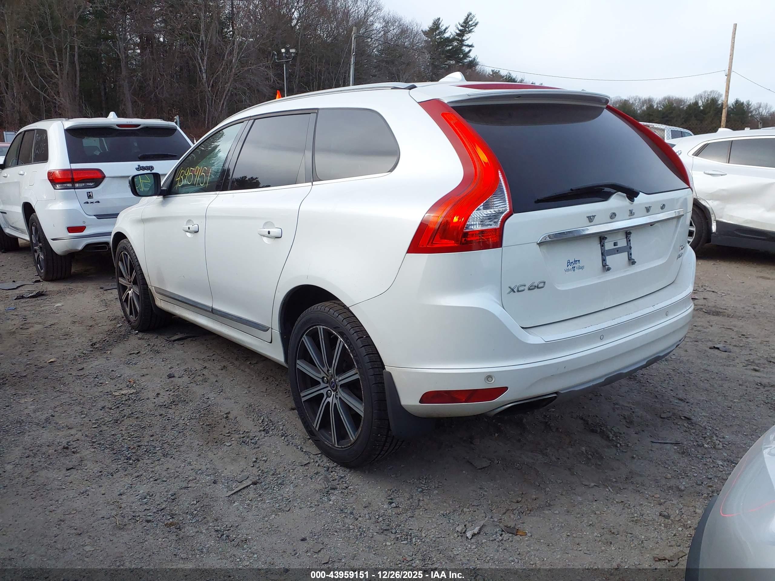 VOLVO XC60 image 3