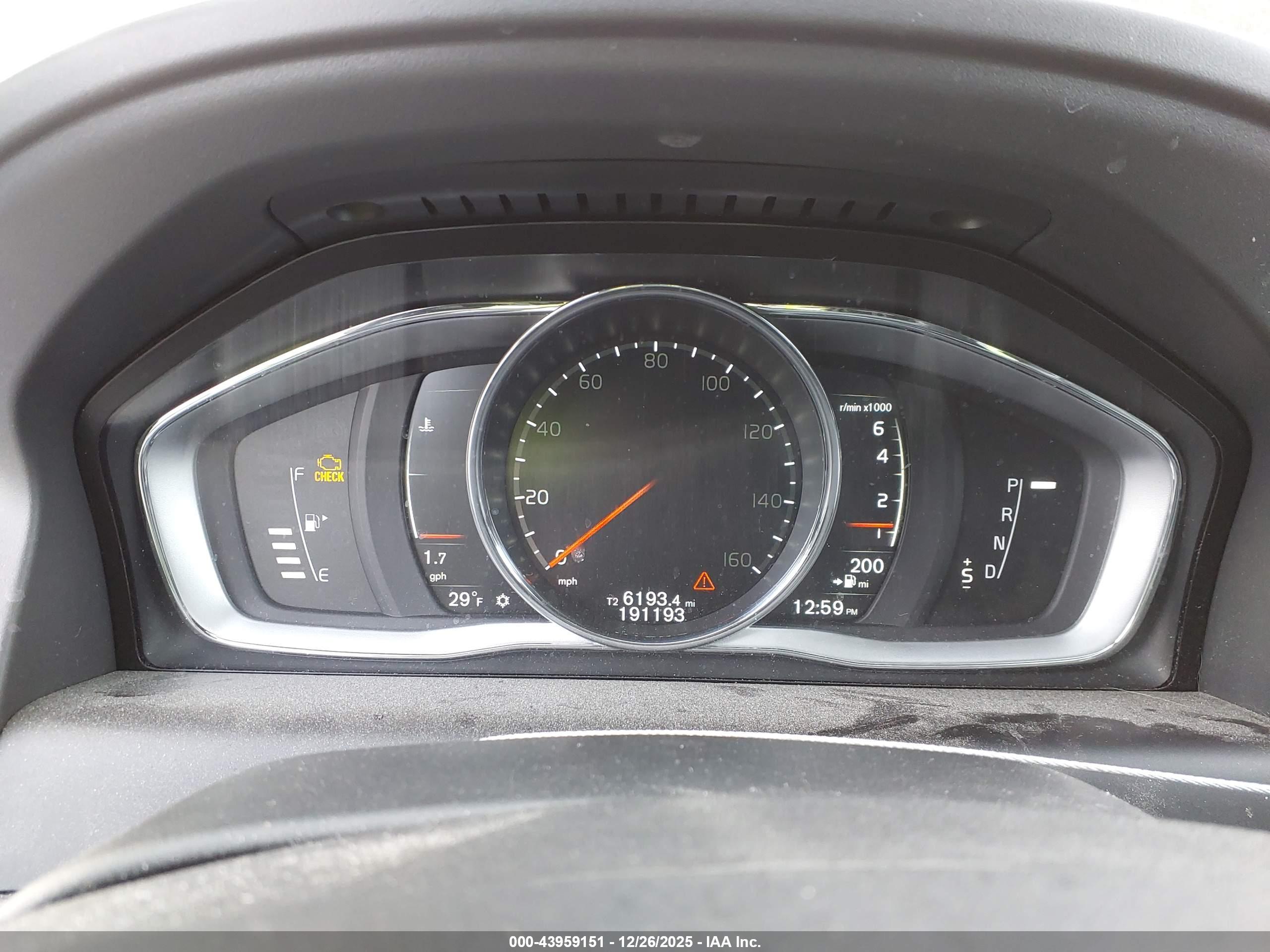 VOLVO XC60 image 7