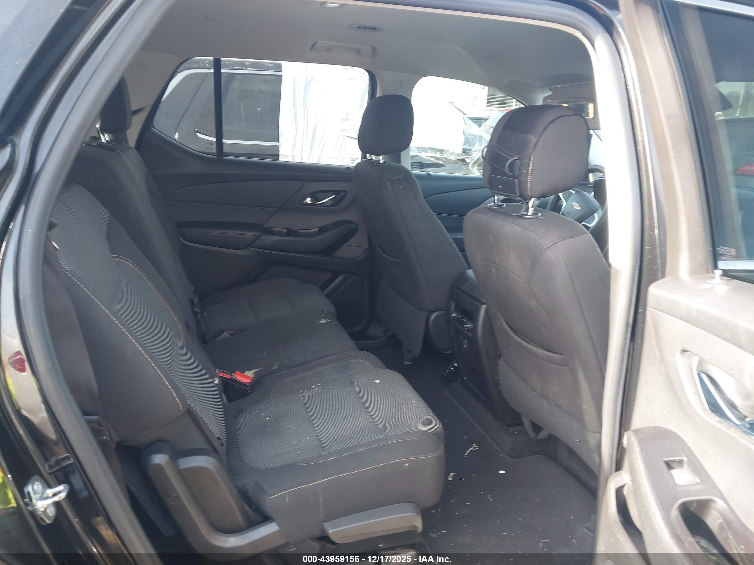 CHEVROLET TRAVERSE image 8