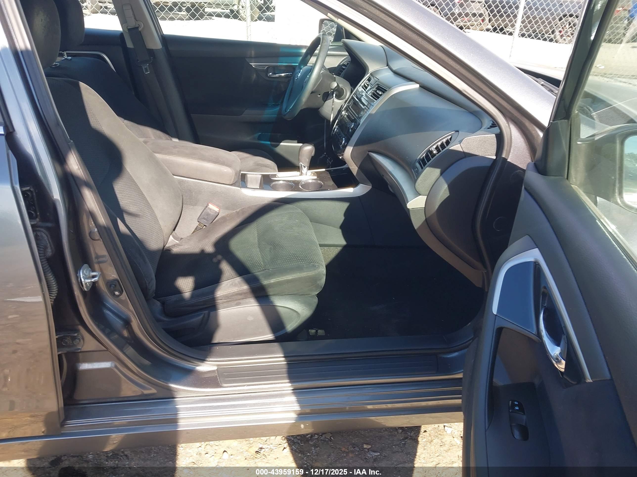 NISSAN ALTIMA image 5