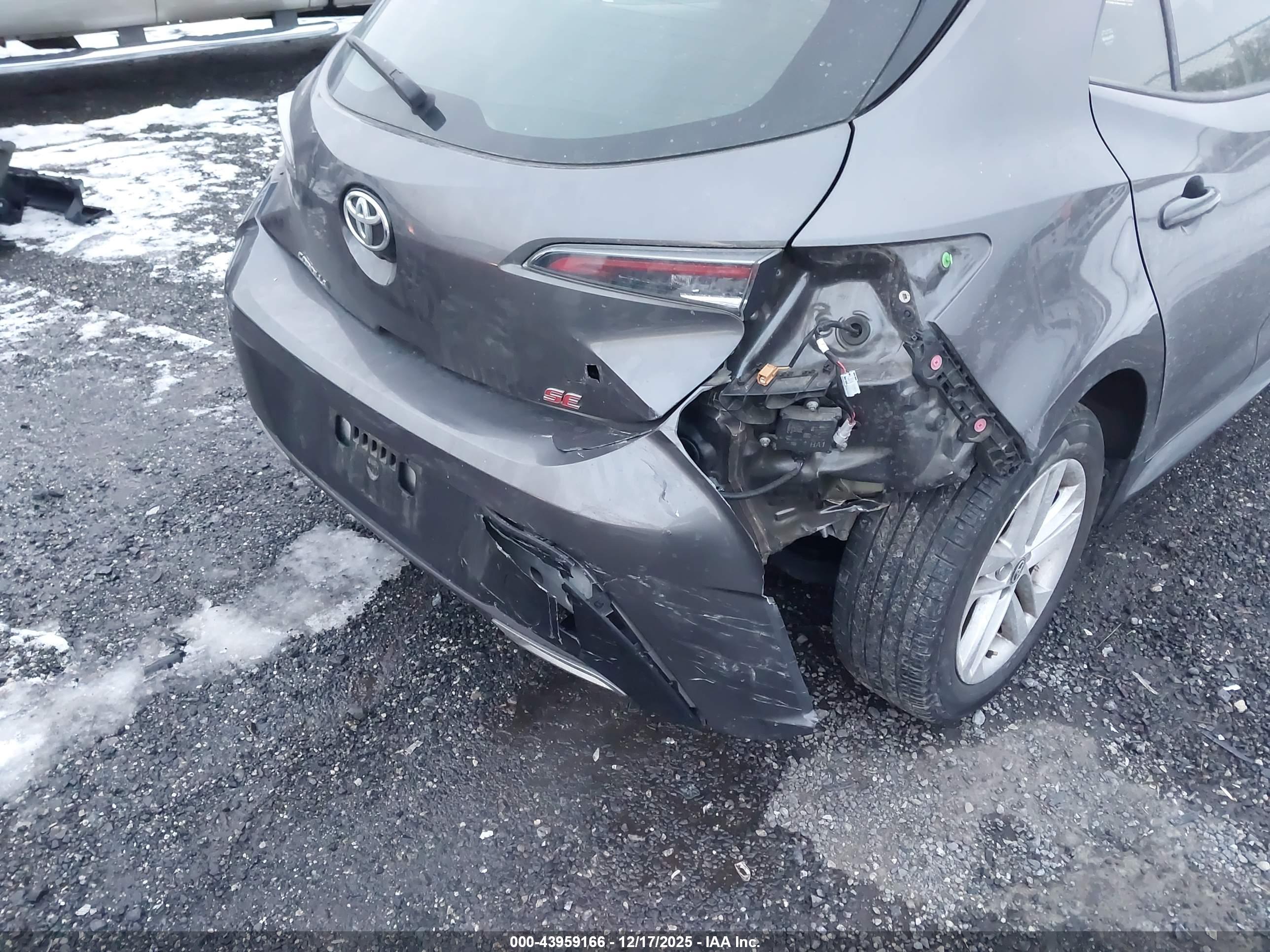 TOYOTA COROLLA image 6
