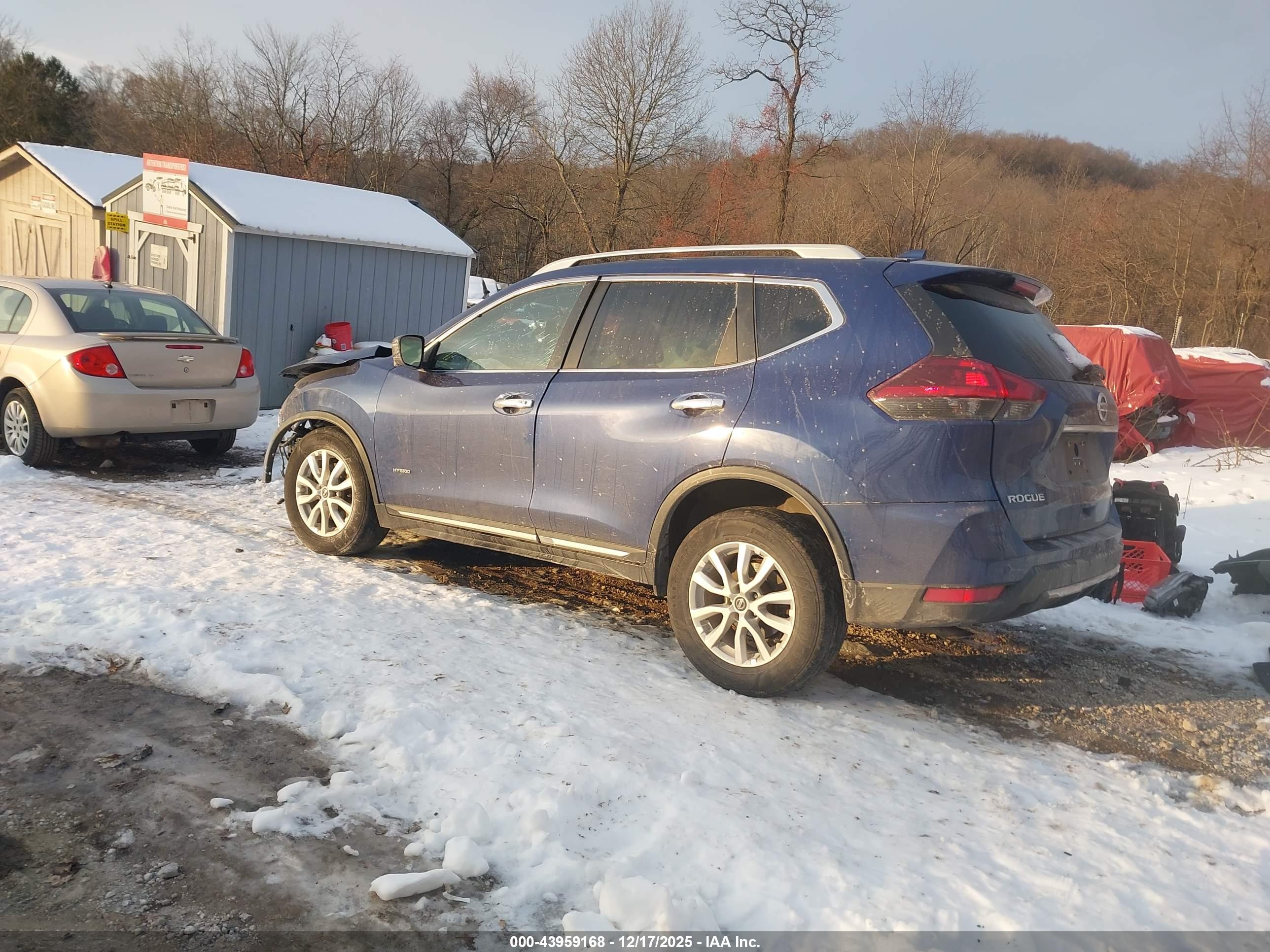 NISSAN ROGUE image 3