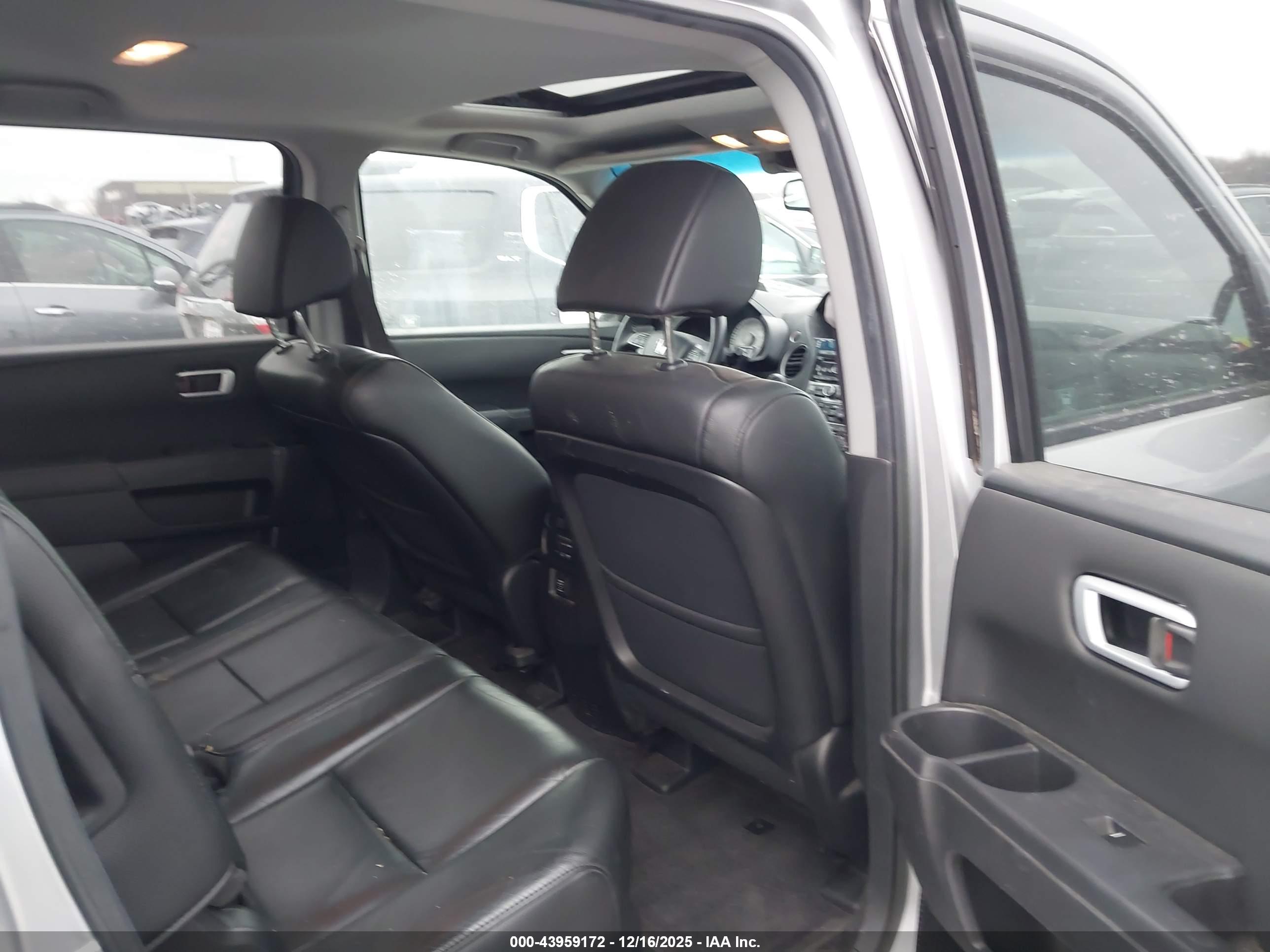 HONDA PILOT image 8