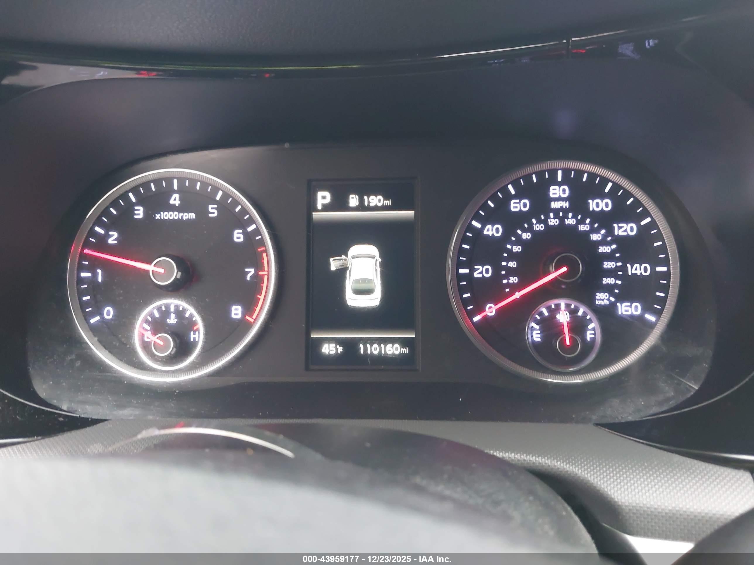 KIA K5 image 7