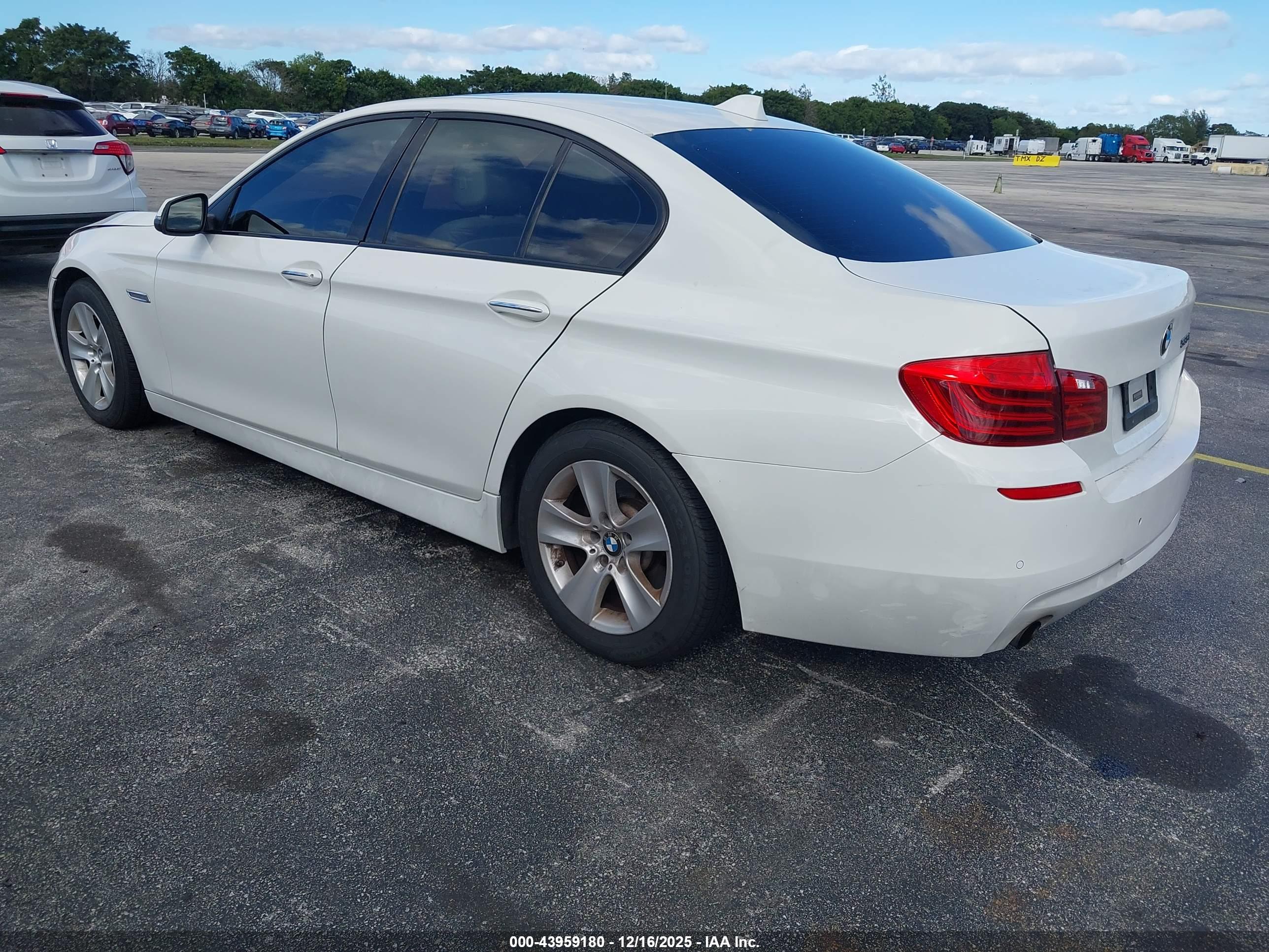 BMW 535I image 3