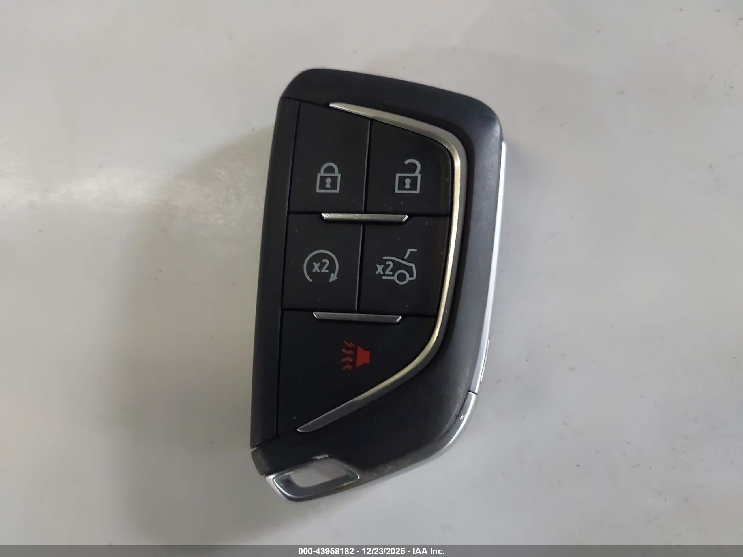 CADILLAC ESCALADE image 11