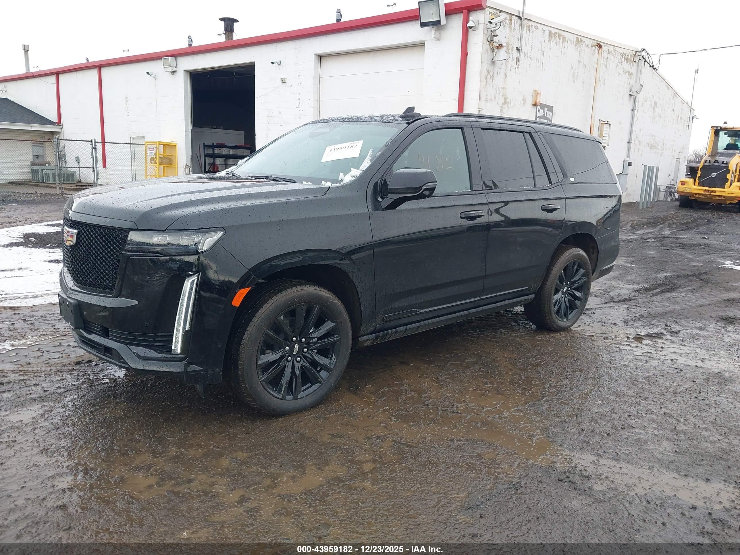 CADILLAC ESCALADE image 2