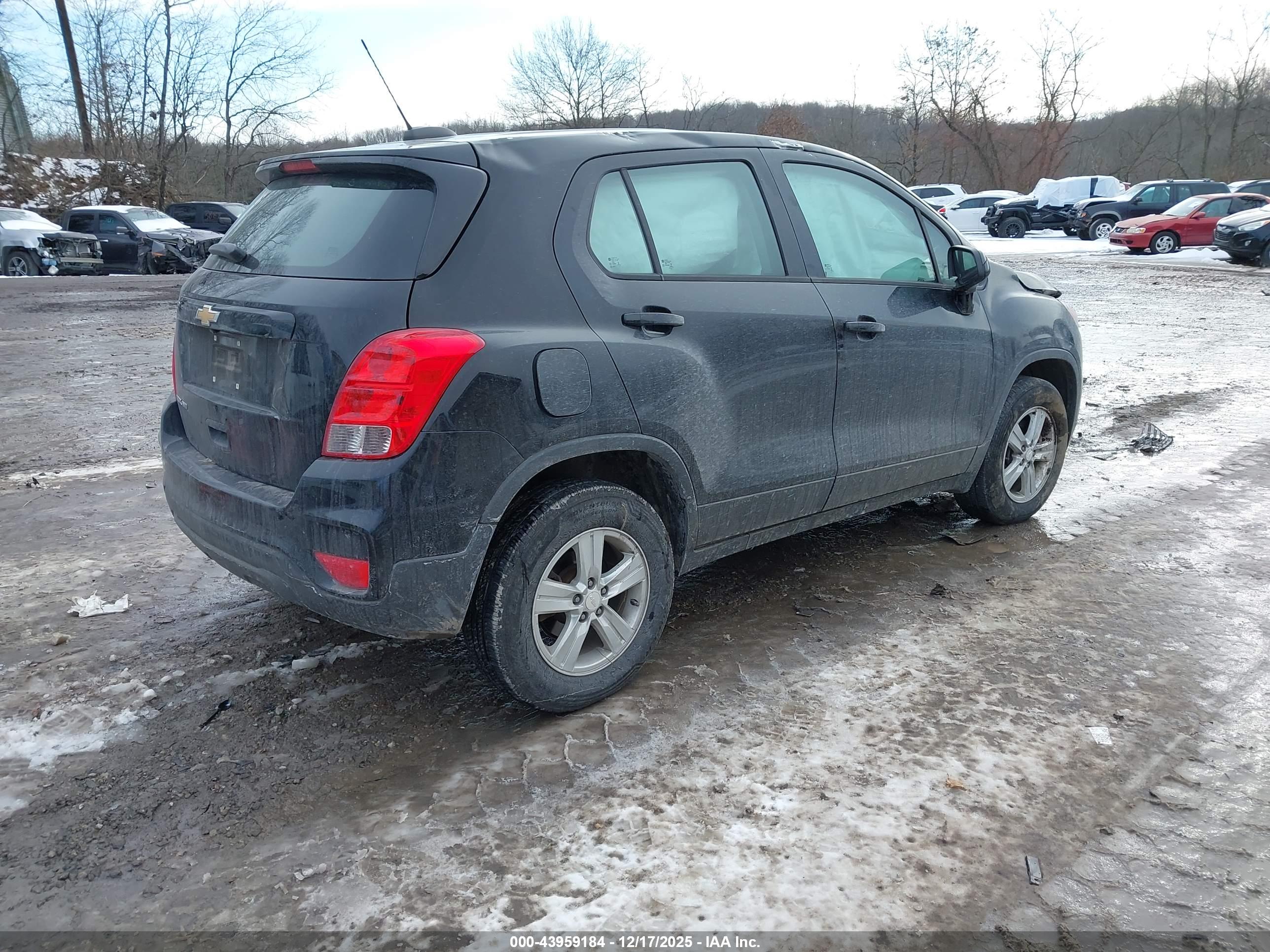 CHEVROLET TRAX image 4