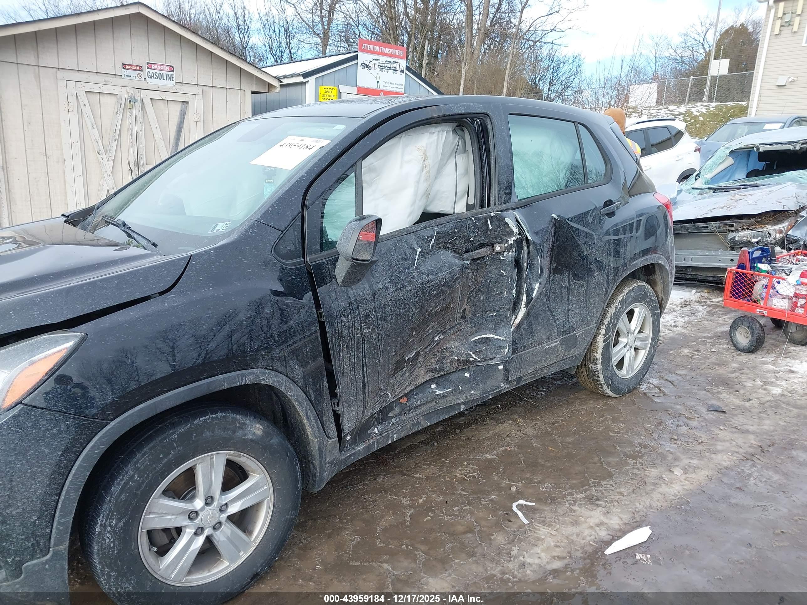 CHEVROLET TRAX image 6