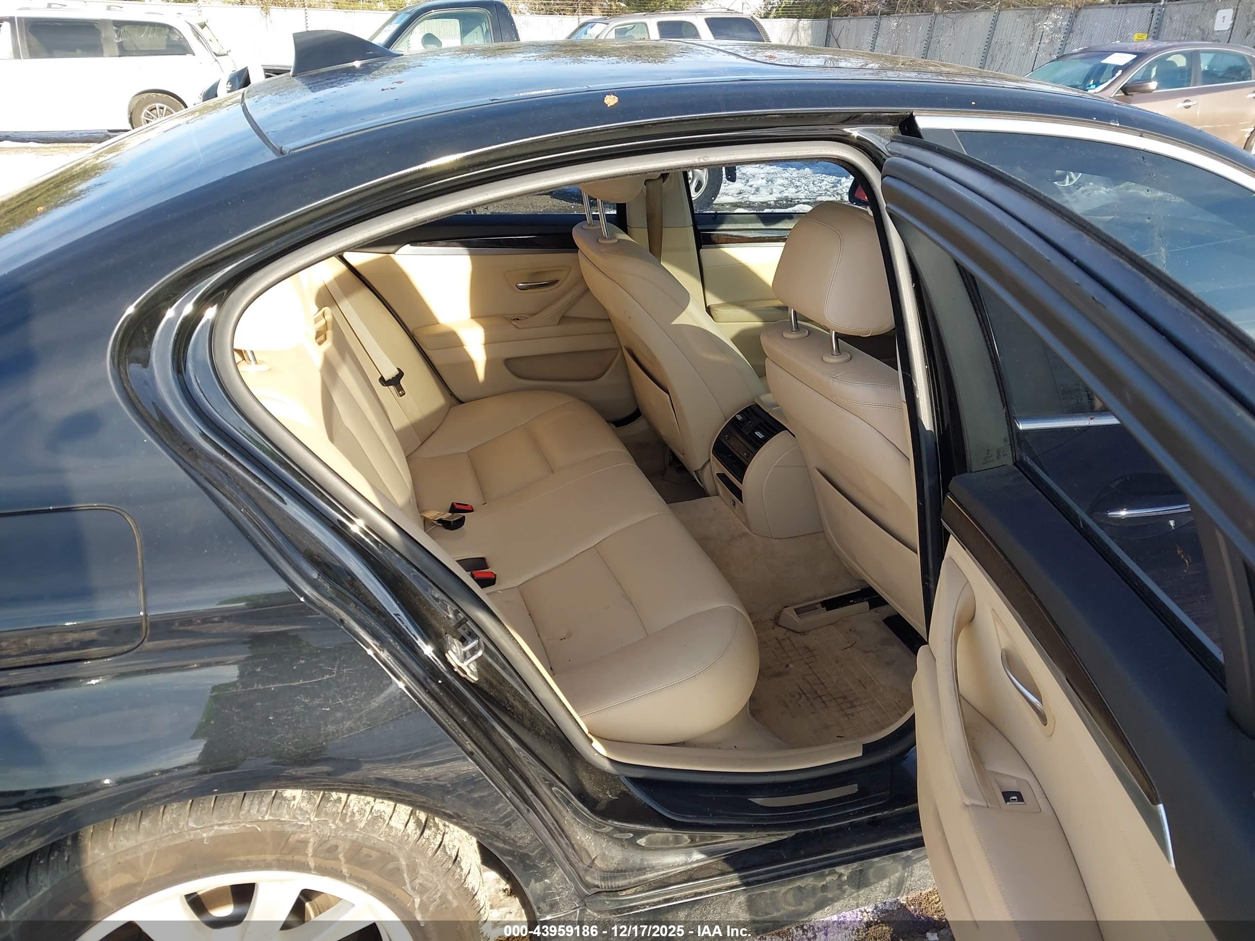 BMW 528I image 8