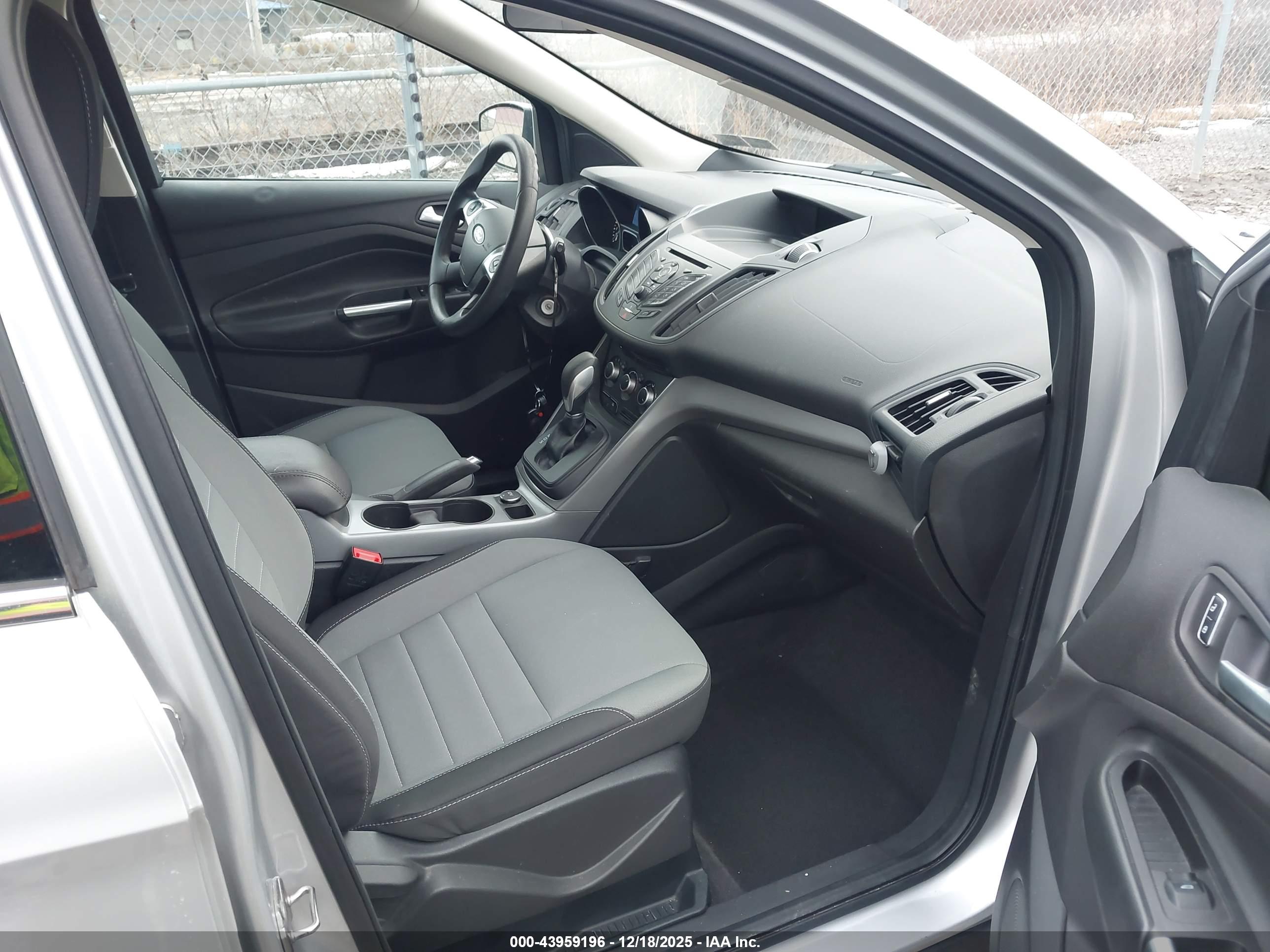 FORD ESCAPE image 5