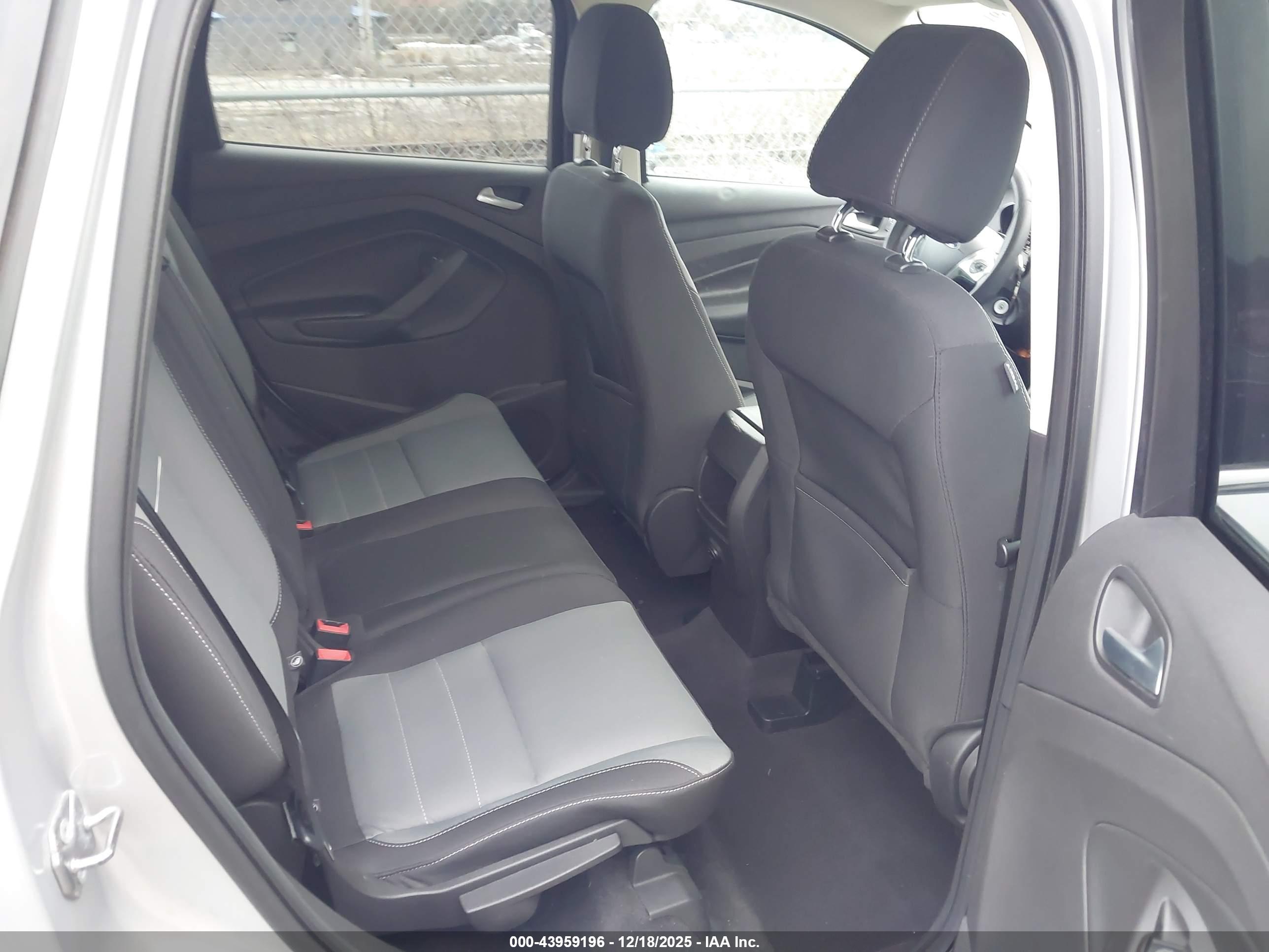 FORD ESCAPE image 8