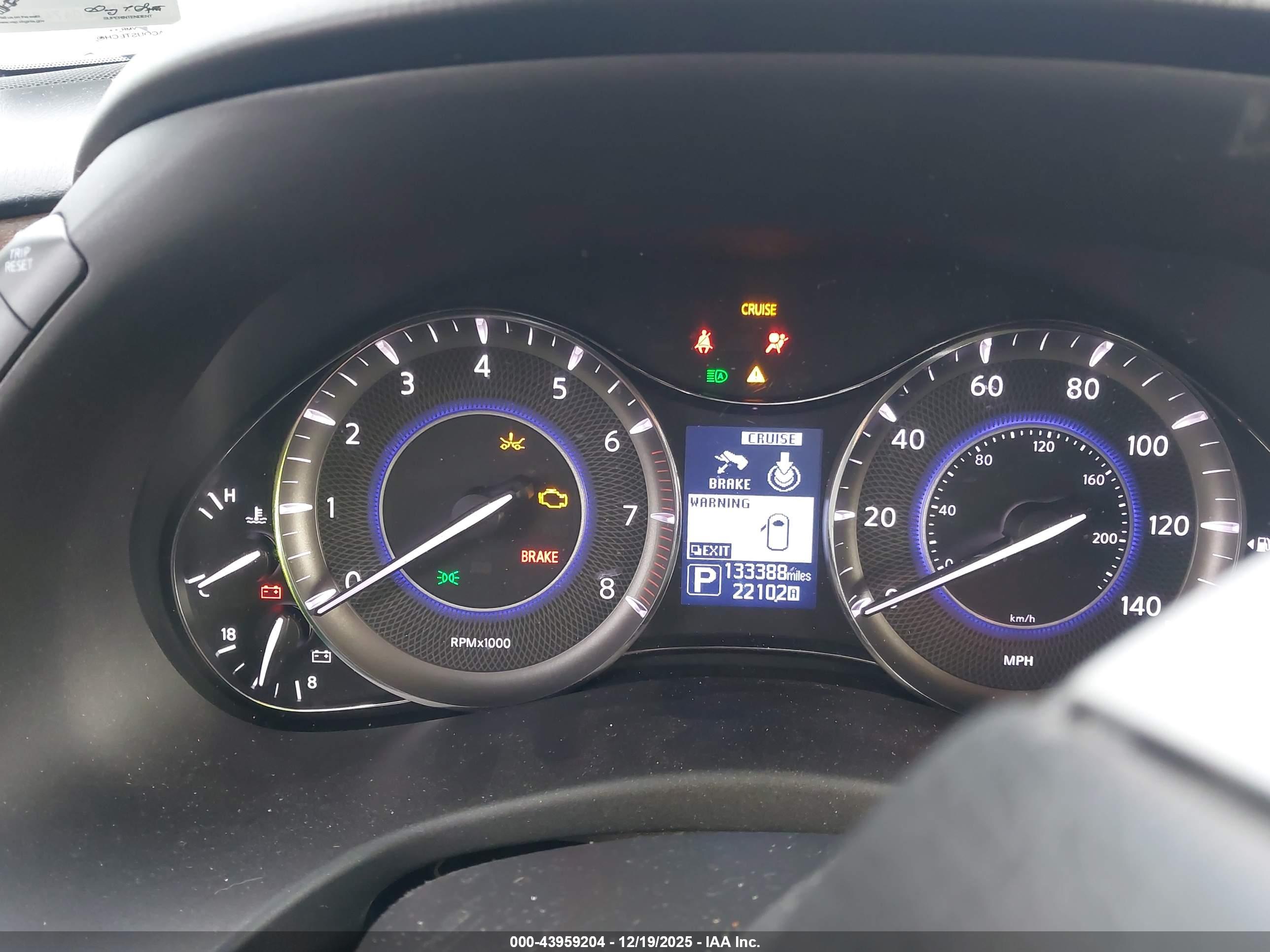 INFINITI QX80 image 7