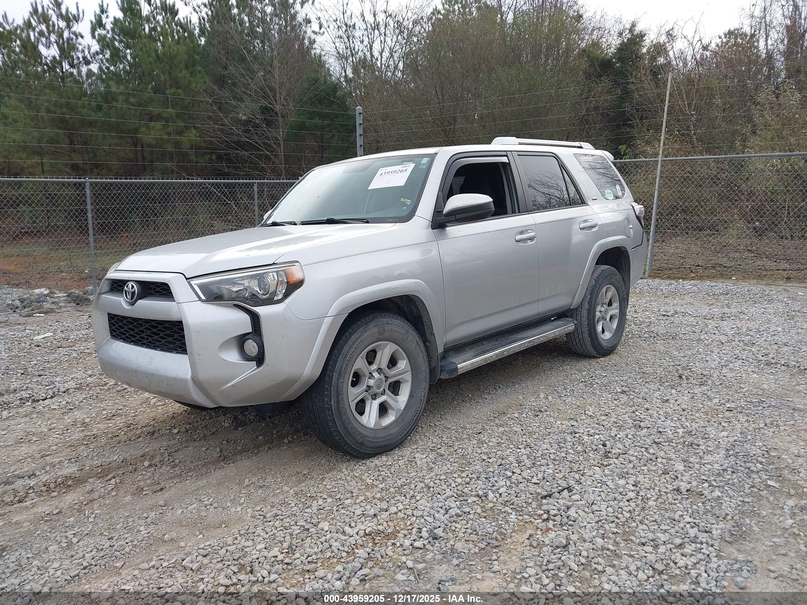 TOYOTA 4RUNNER image 2